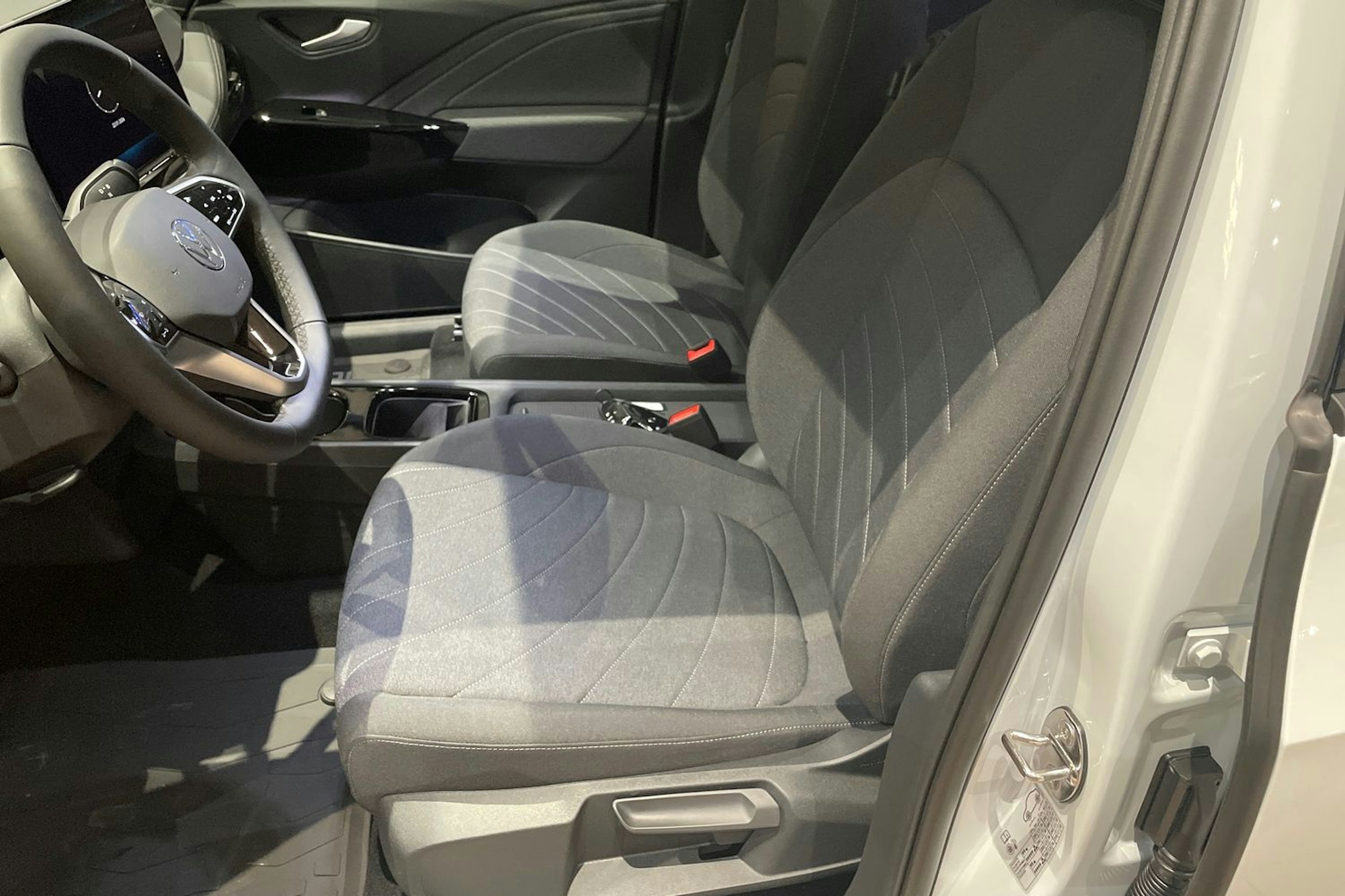 valkoinen Volkswagen ID.3 2026 kuva 15.