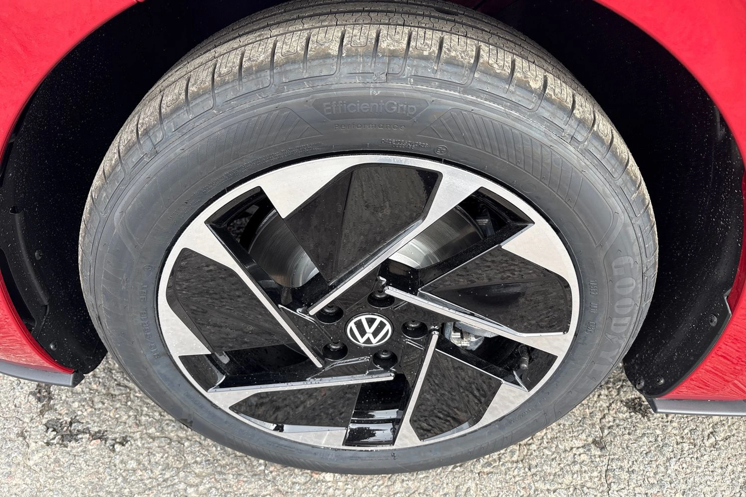 punainen Volkswagen ID.3 2026 kuva 10.