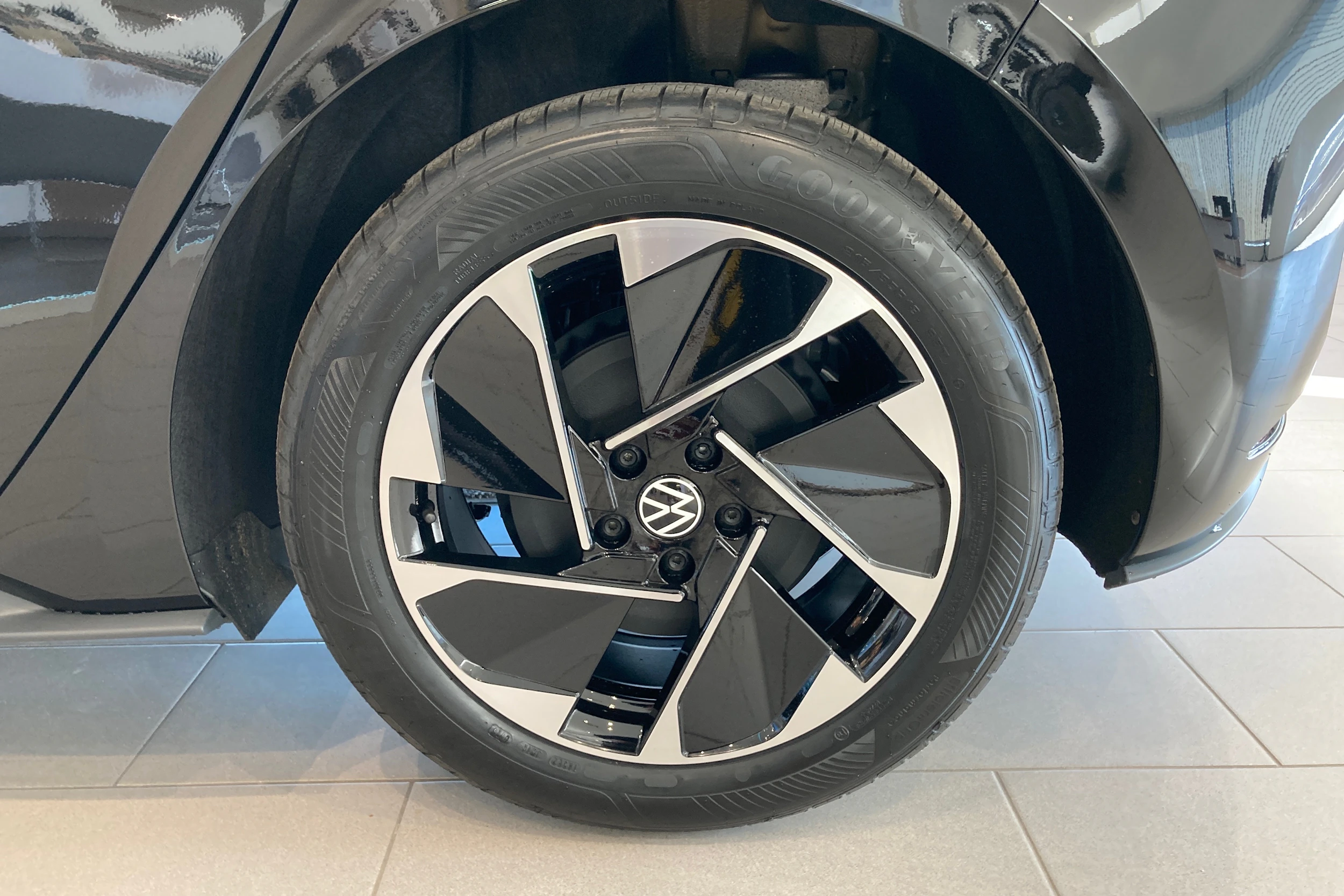 musta Volkswagen ID.3 2026 kuva 10.