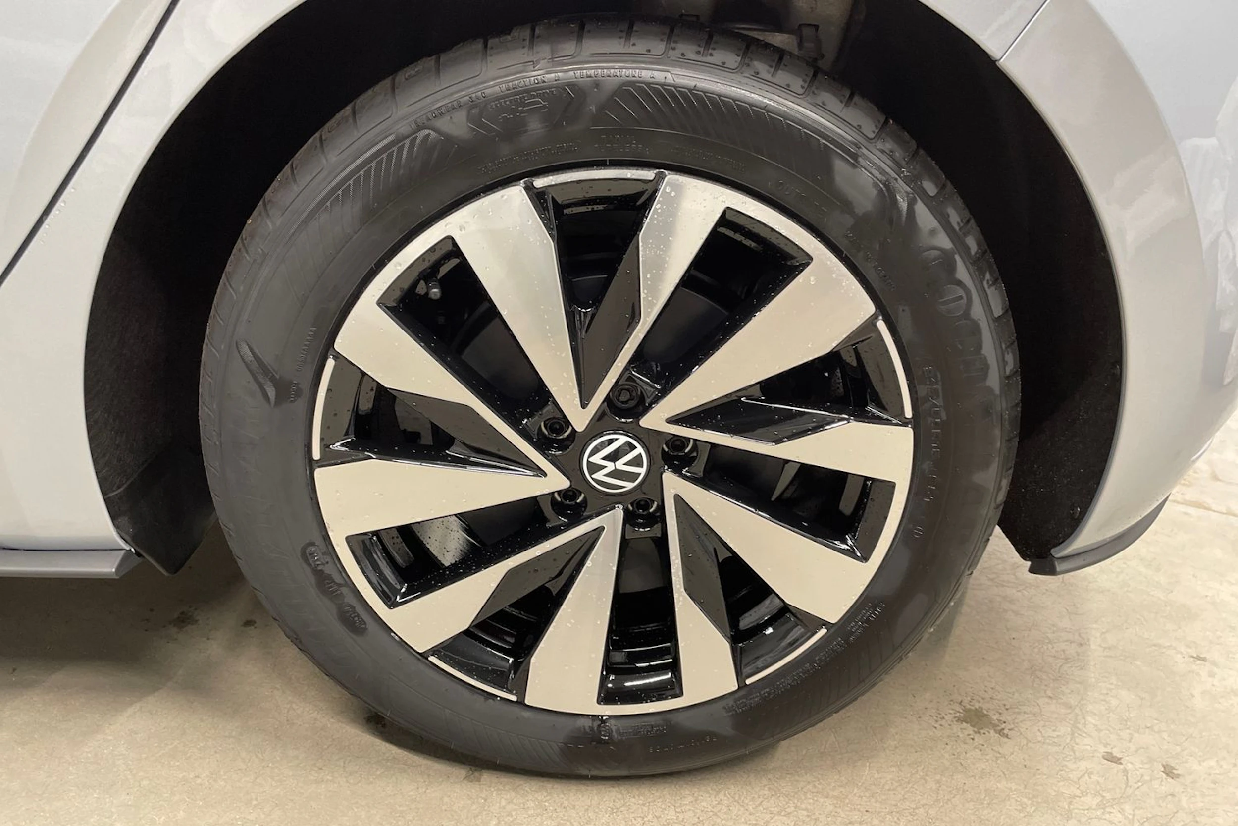 harmaa Volkswagen ID.3 Neo 2026 kuva 10.