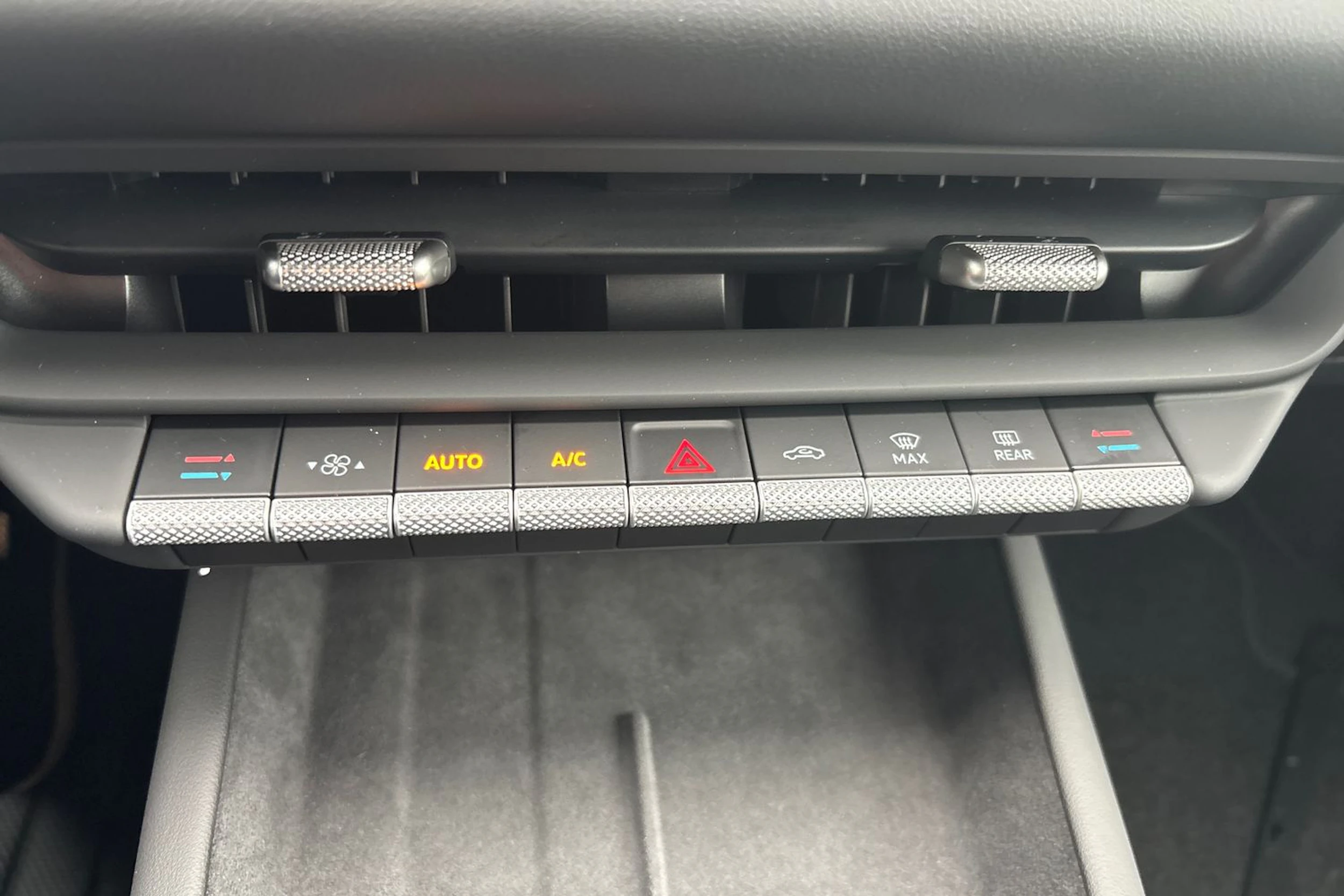 vihreä Volkswagen ID.3 Neo 2026 kuva 21.