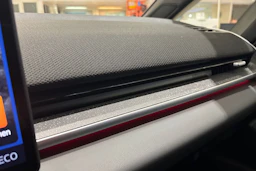 harmaa Volkswagen ID.3 Neo 2026 kuva 39.