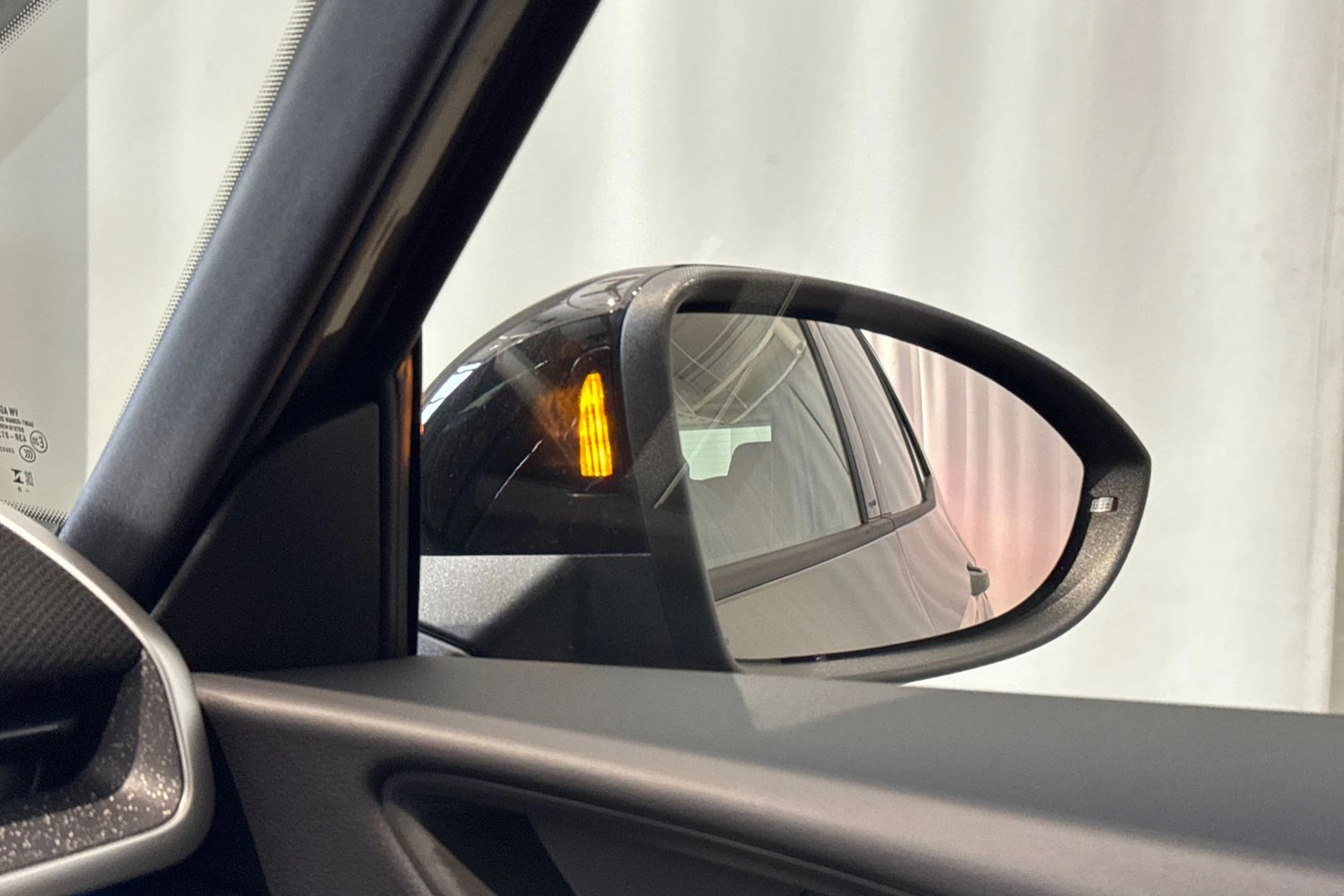 vihreä Volkswagen ID.3 2027 kuva 26.