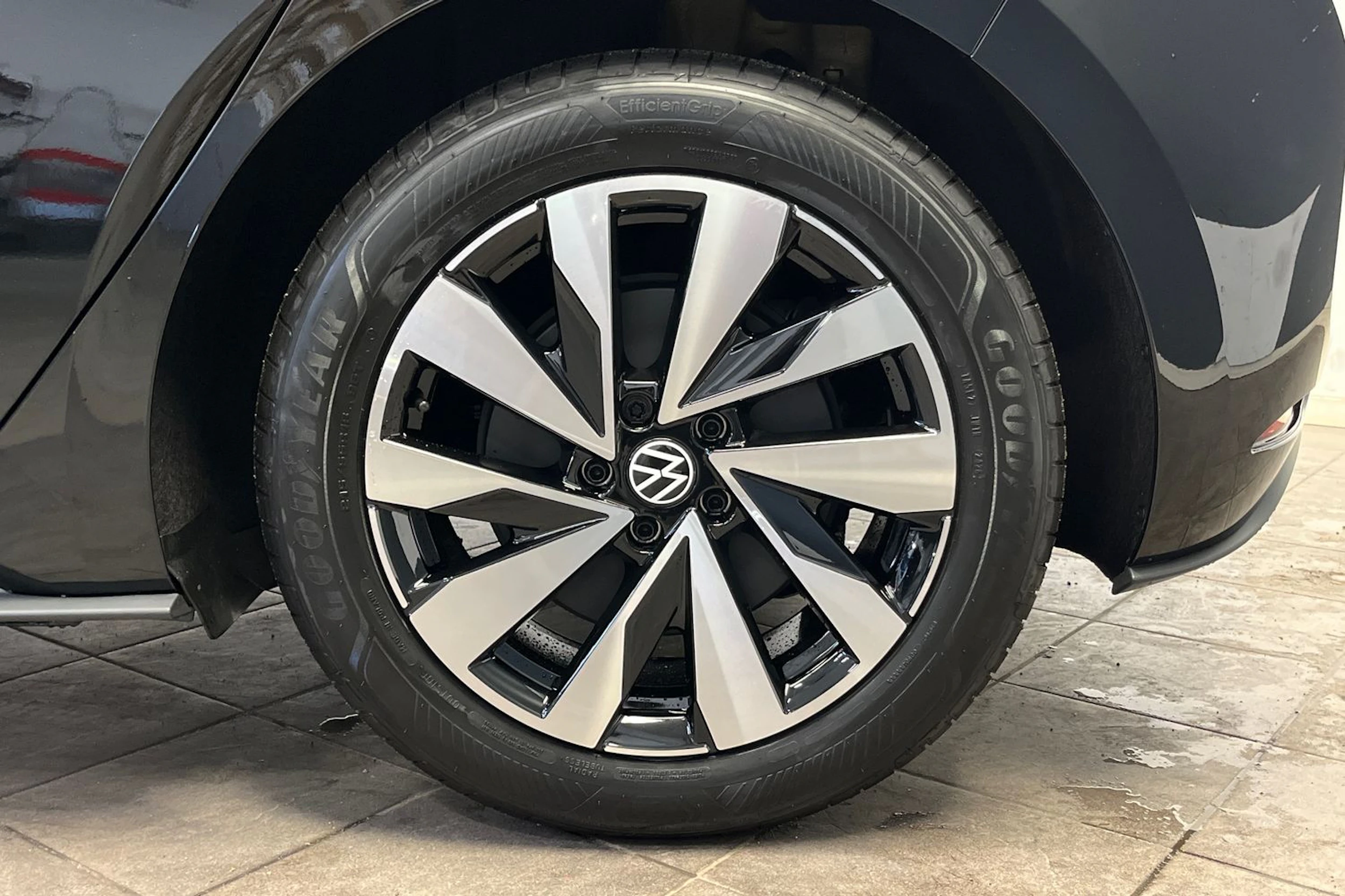 musta Volkswagen ID.3 Neo 2026 kuva 10.