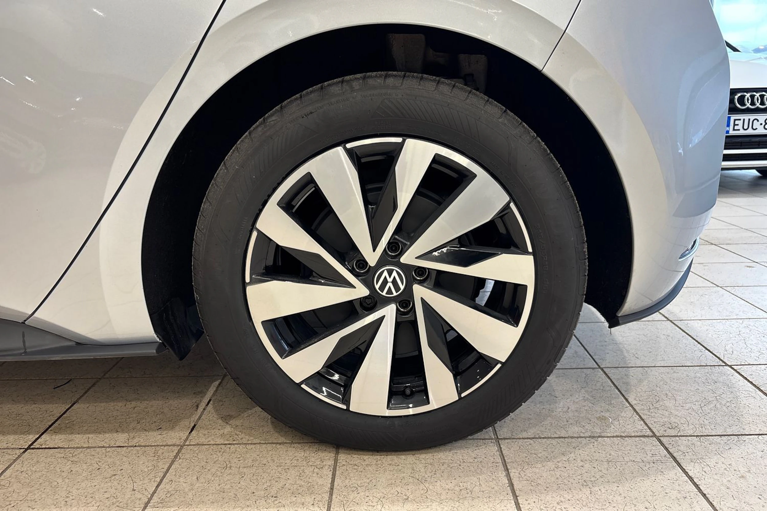 harmaa Volkswagen ID.3 Neo 2026 kuva 10.