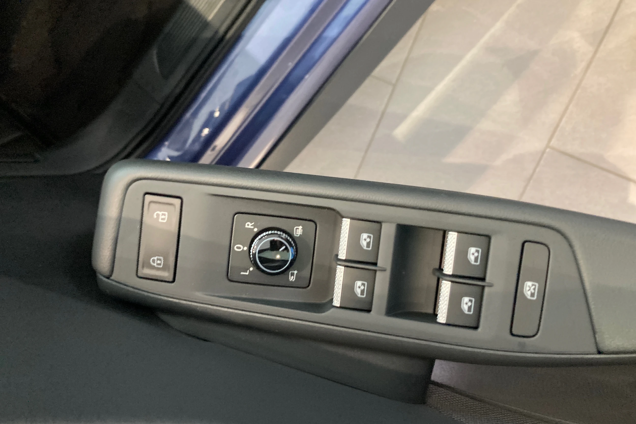 met. sininen Volkswagen ID.3 Neo 2027 kuva 11.