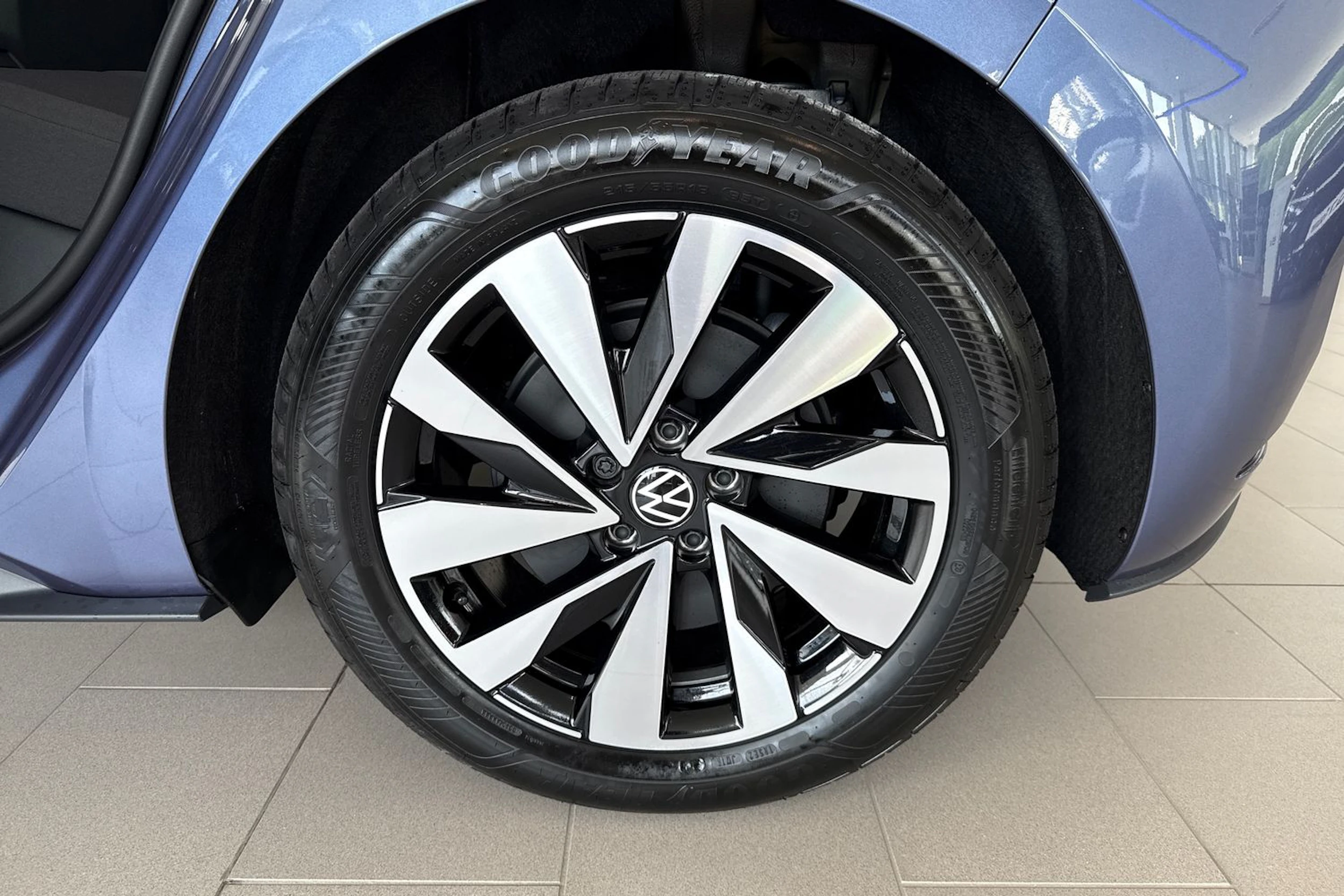 sininen Volkswagen ID.3 Neo 2027 kuva 10.