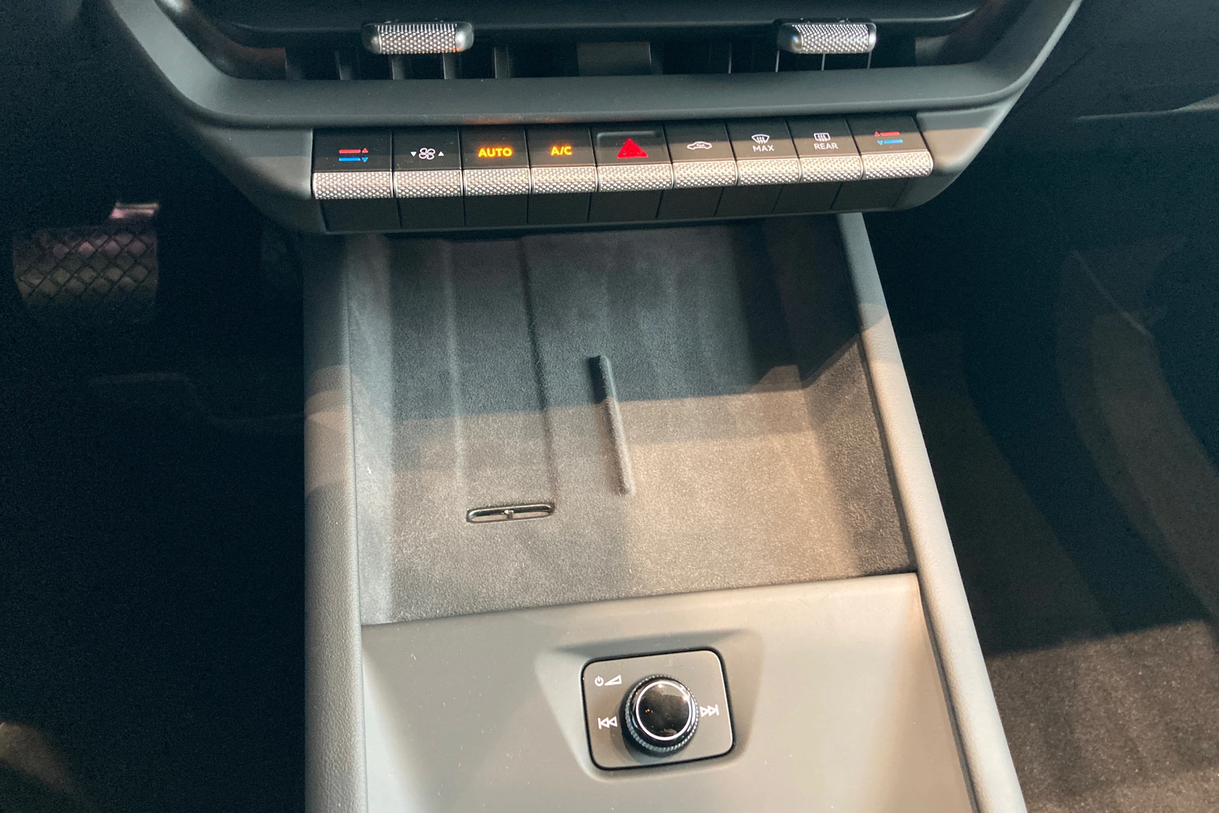 vihreä Volkswagen ID.3 Neo 2027 kuva 19.