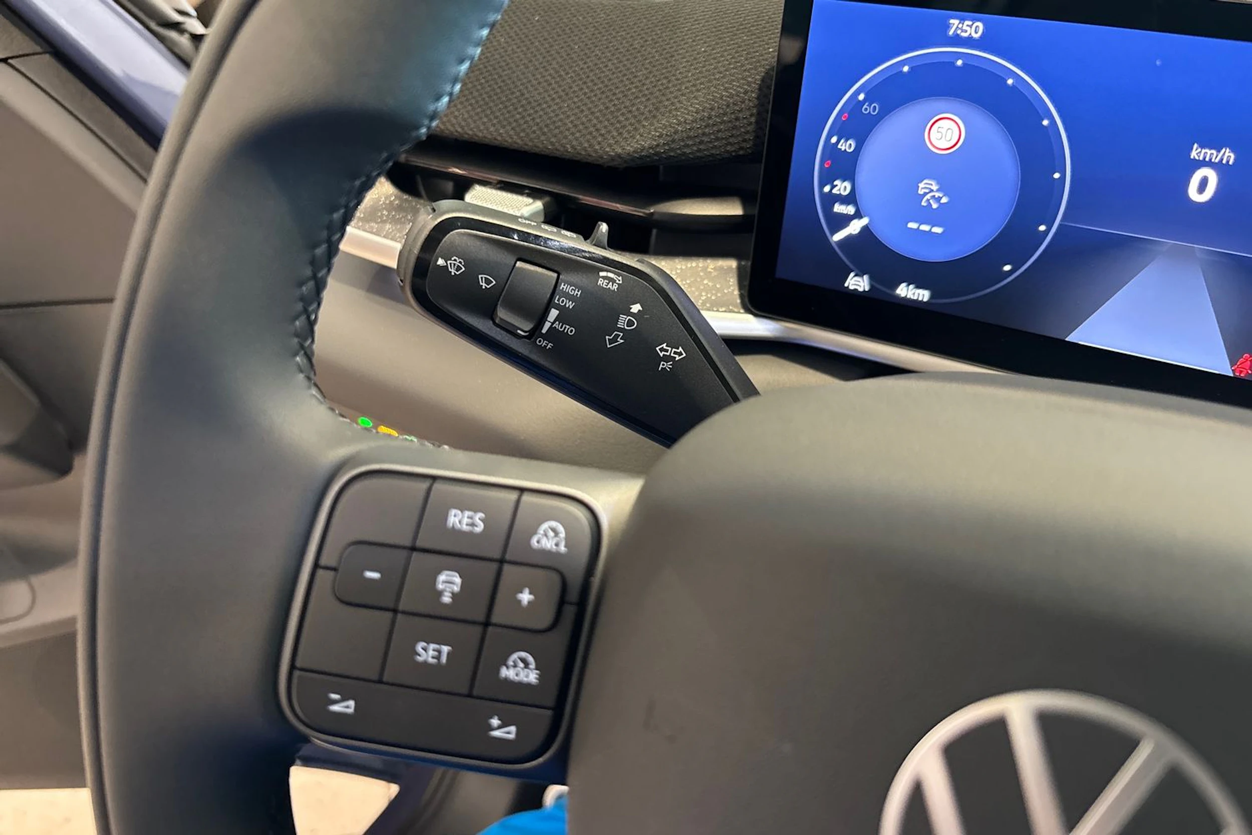 sininen Volkswagen ID.3 Neo 2026 kuva 13.