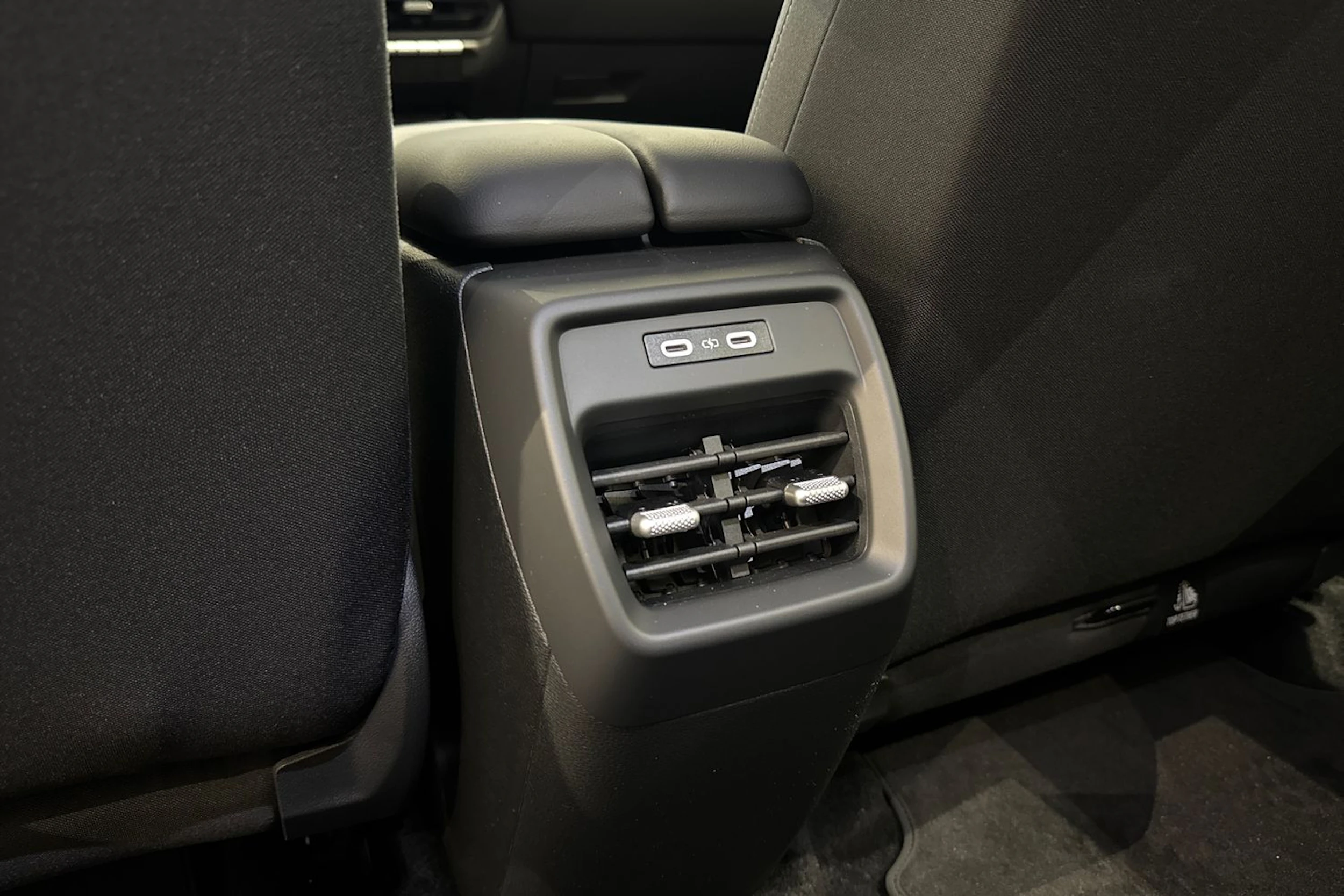 met. valkoinen Volkswagen ID.3 Neo 2027 kuva 13.