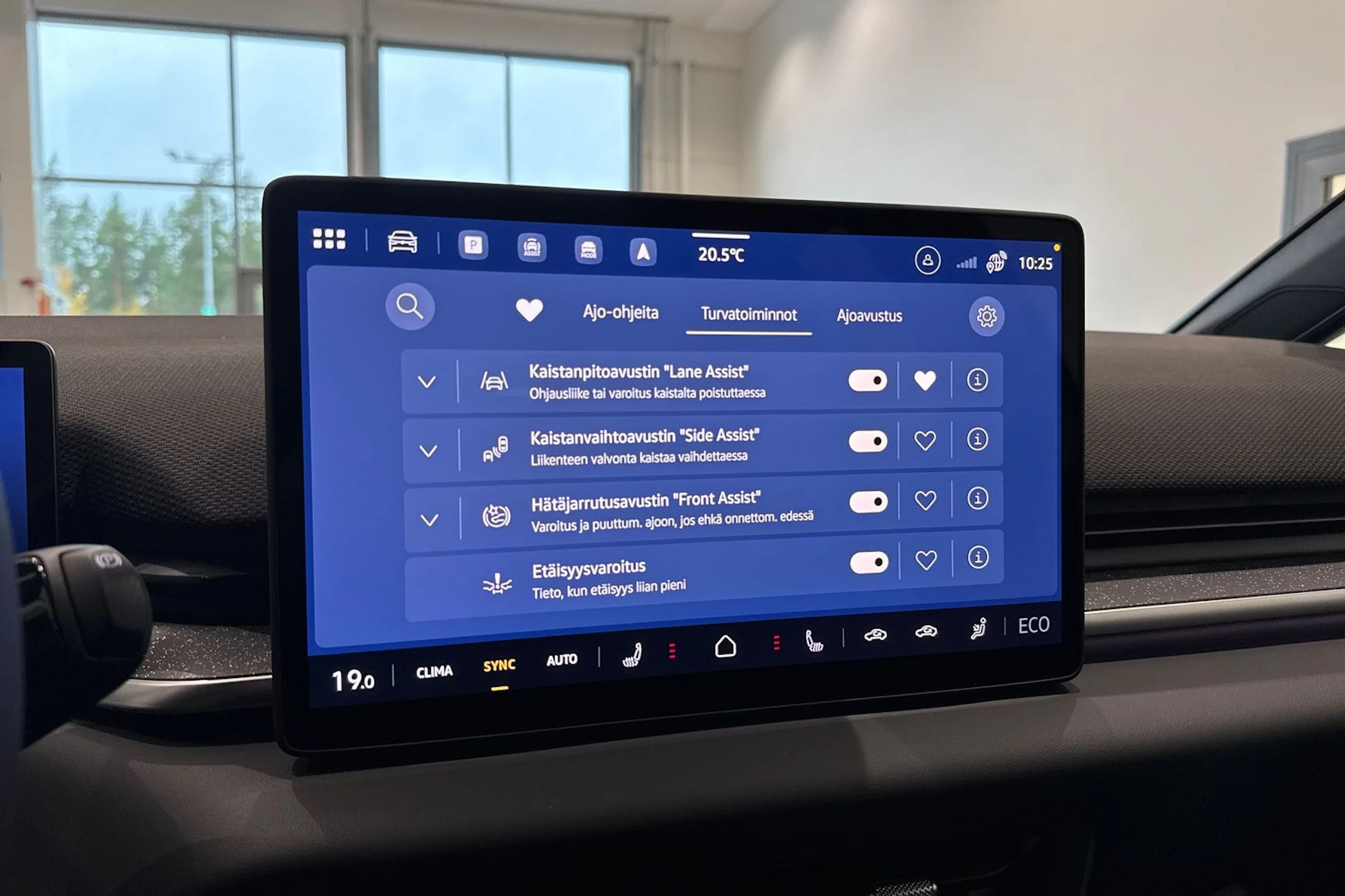 met. valkoinen Volkswagen ID.3 Neo 2027 kuva 22.