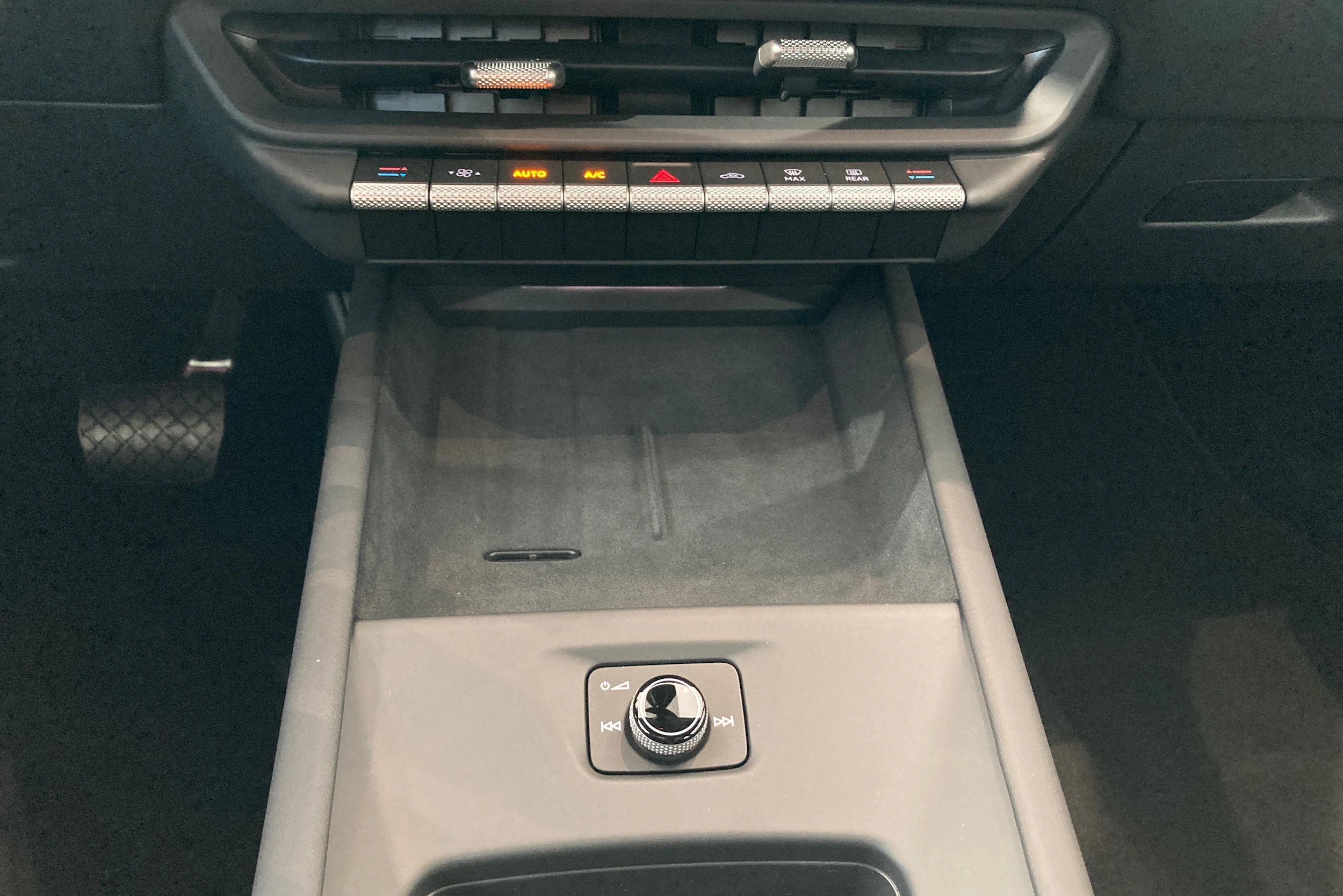 harmaa Volkswagen ID.3 Neo 2027 kuva 15.