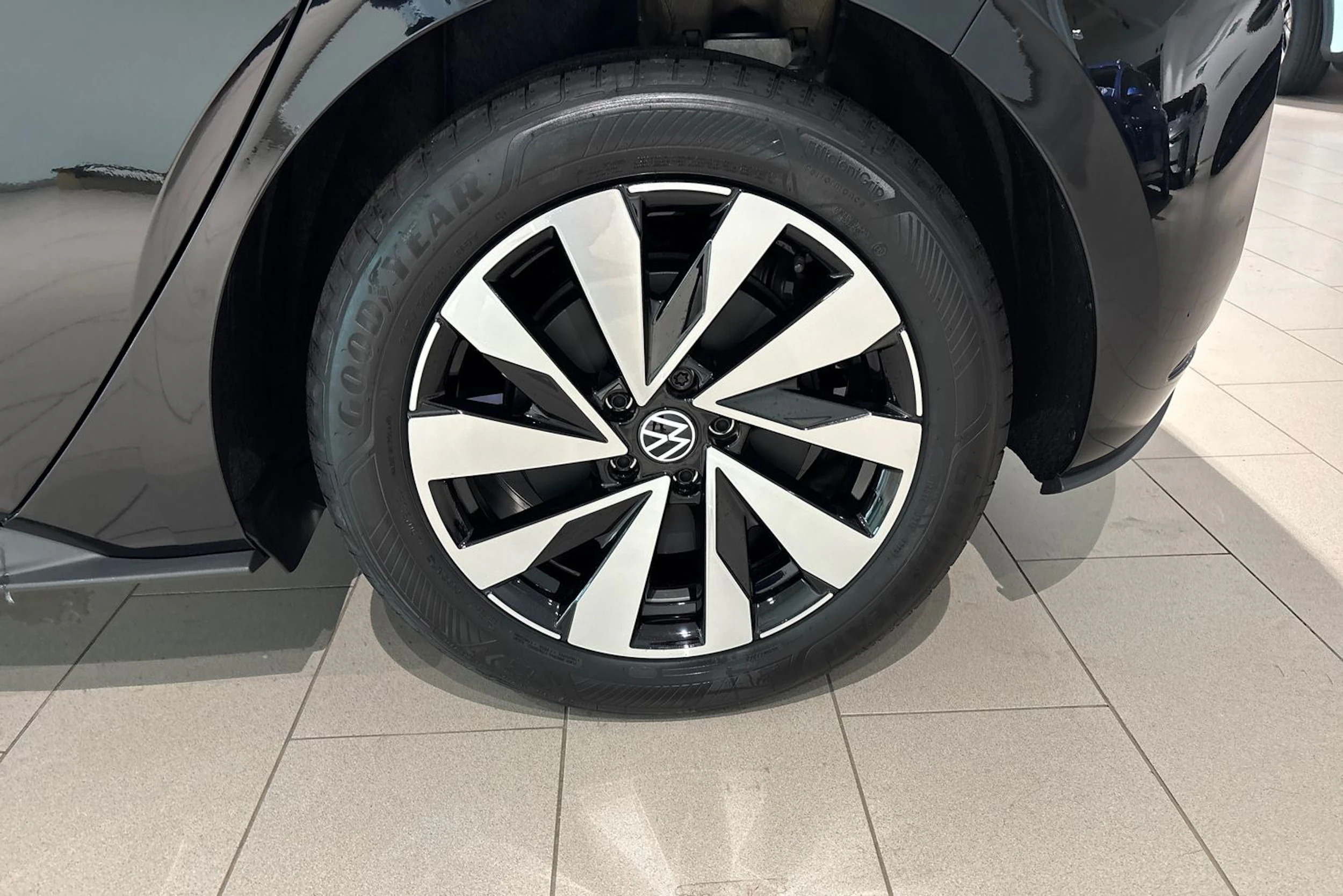 musta Volkswagen ID.3 Neo 2027 kuva 10.