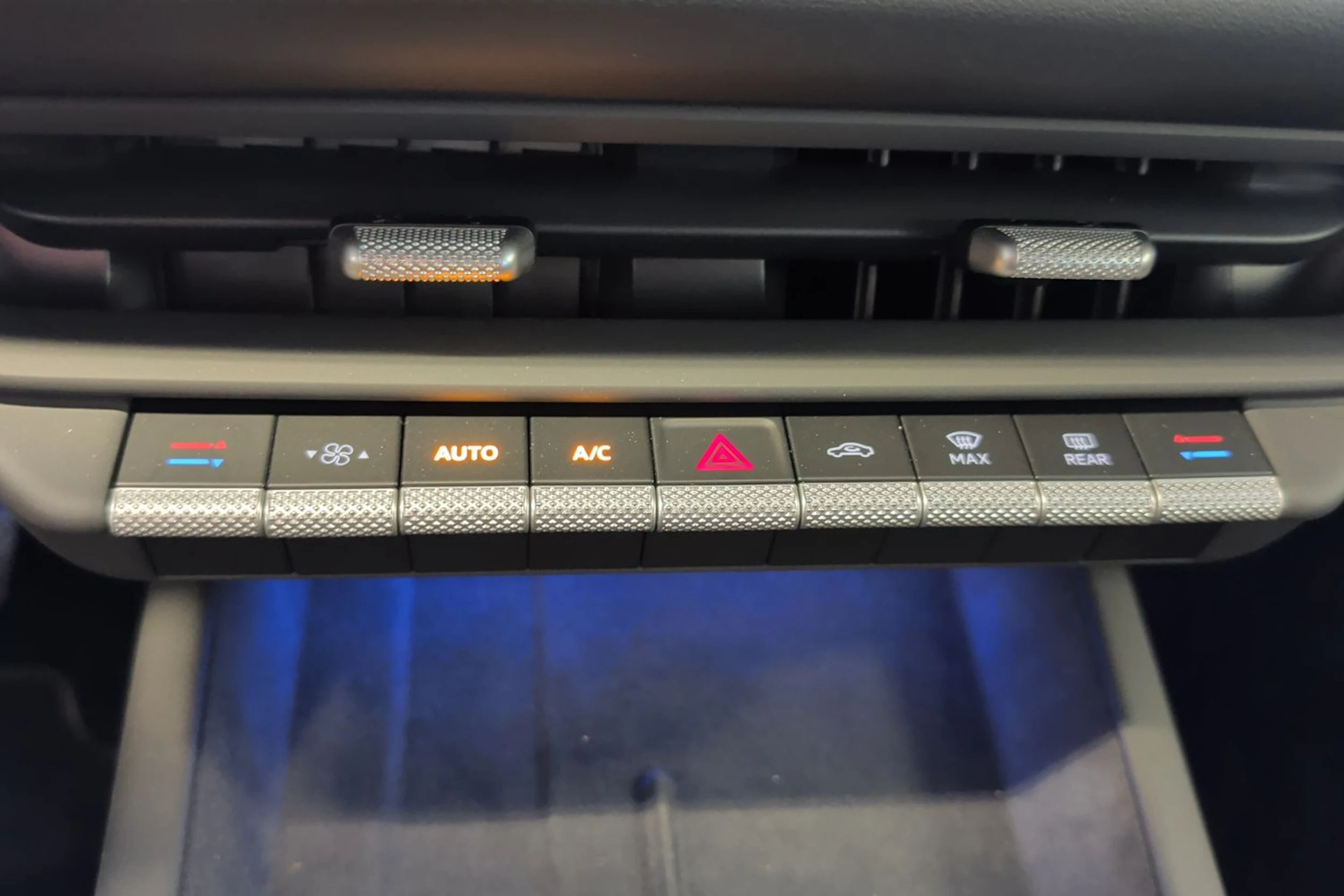 vihreä Volkswagen ID.3 Neo 2027 kuva 23.