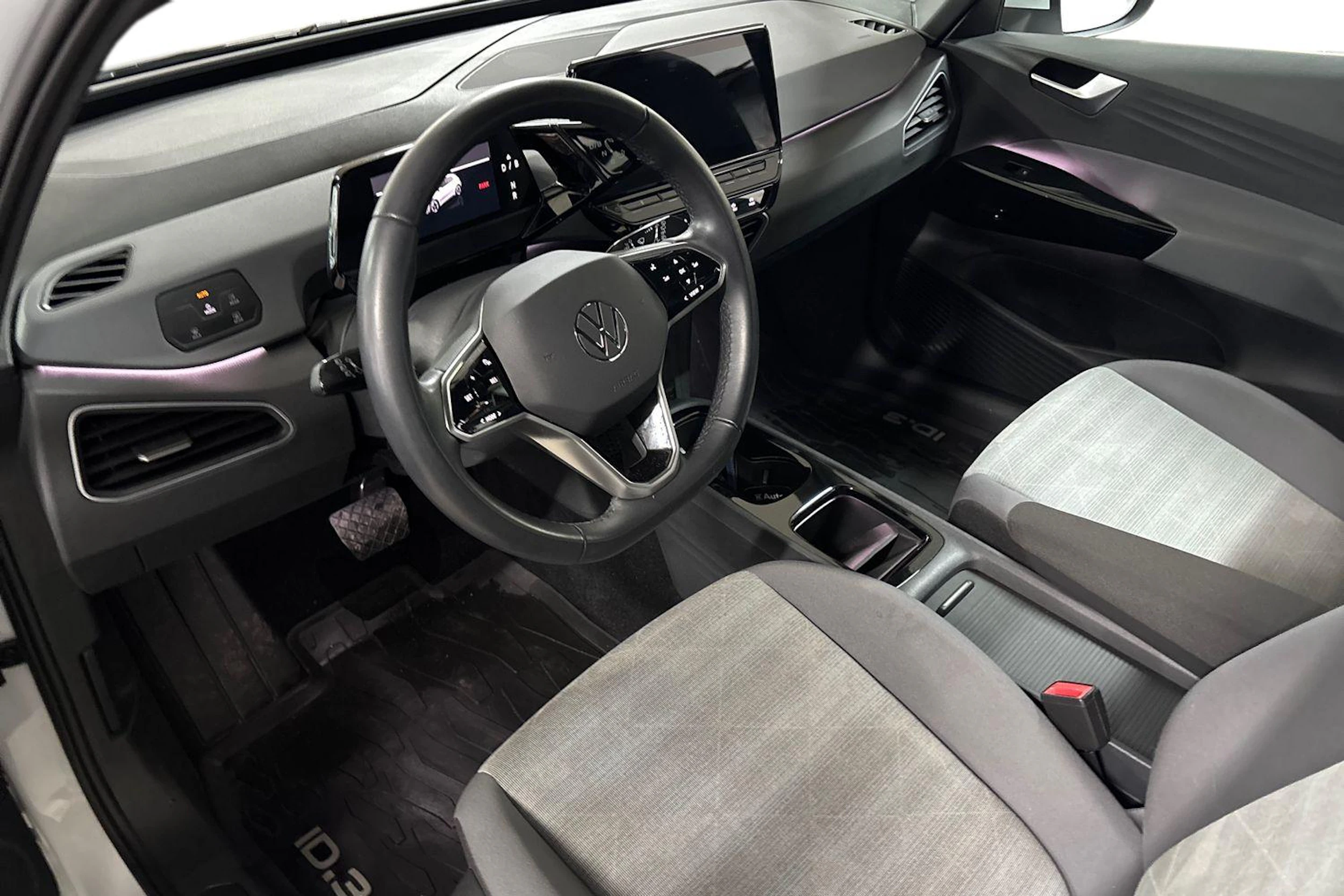 Valkoinen Volkswagen ID.3 2023 kuva 3.