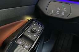 Valkoinen Volkswagen ID.4 2021 kuva 16.