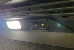 Valkoinen Volkswagen ID.4 2021 kuva 29.