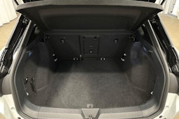 valkoinen Volkswagen ID.4 2021 kuva 11.