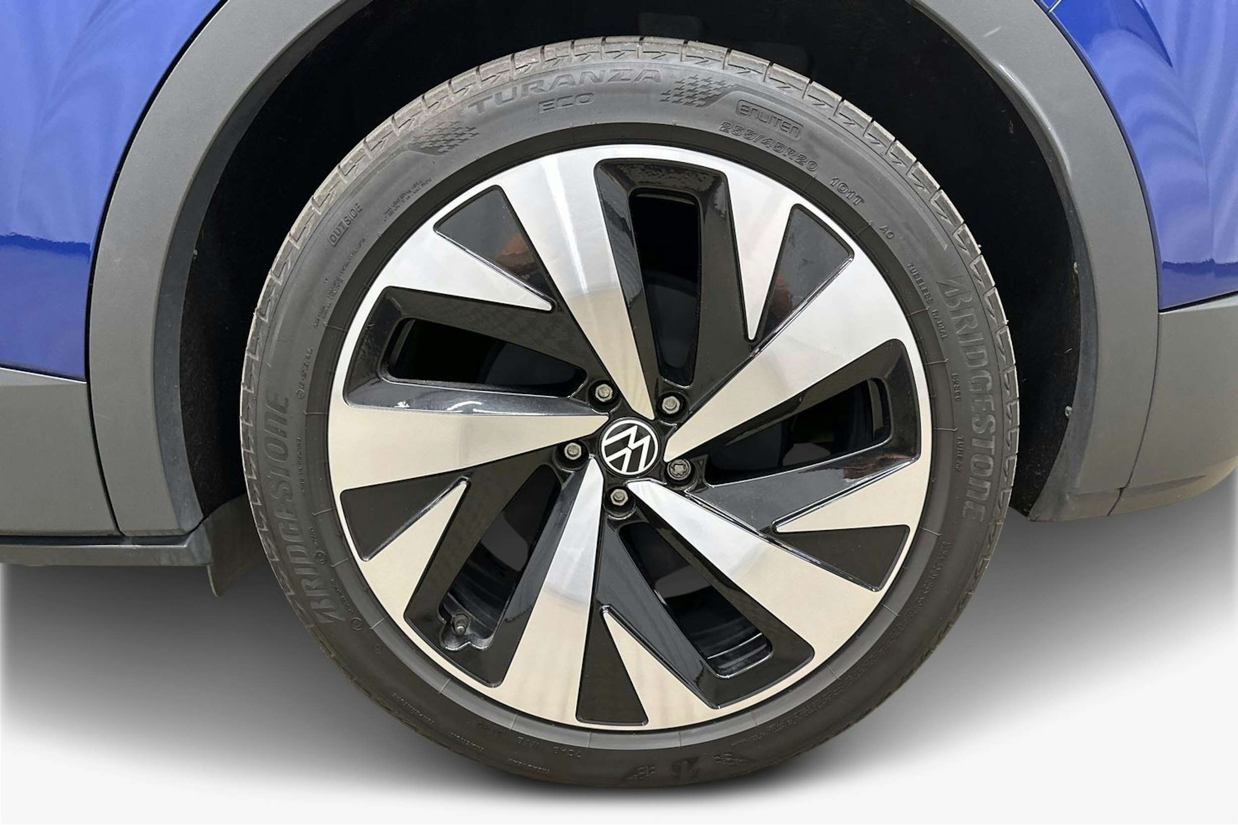 sininen Volkswagen ID.4 2021 kuva 9.
