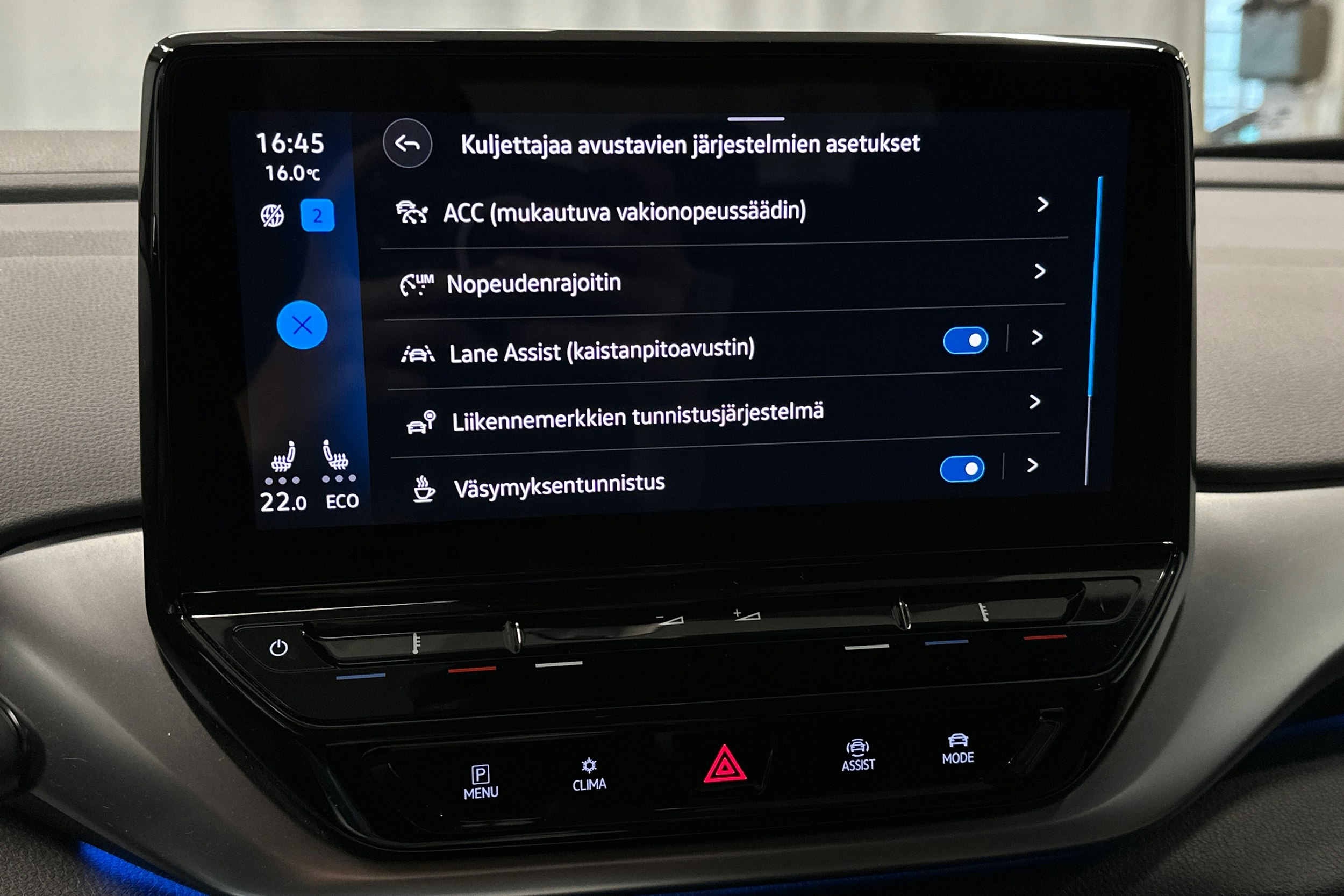 valkoinen Volkswagen ID.4 2021 kuva 22.