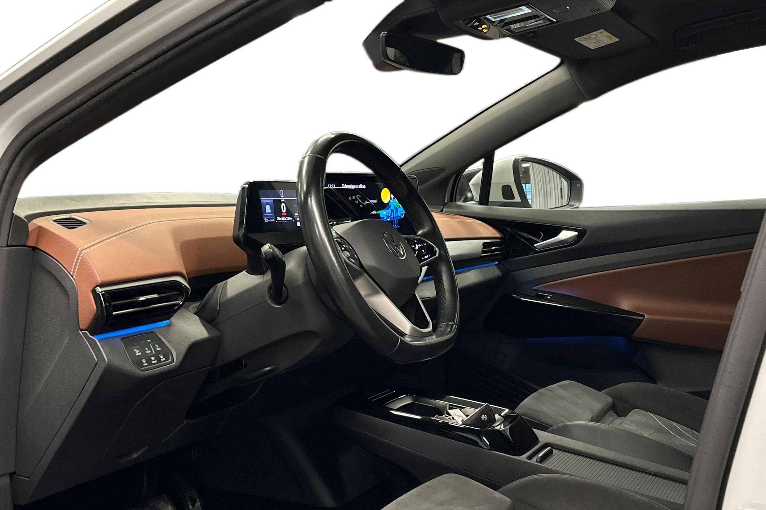 valkoinen Volkswagen ID.4 2021 kuva 3.