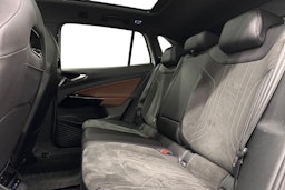 valkoinen Volkswagen ID.4 2021 kuva 10.