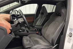 valkoinen Volkswagen ID.4 2021 kuva 18.