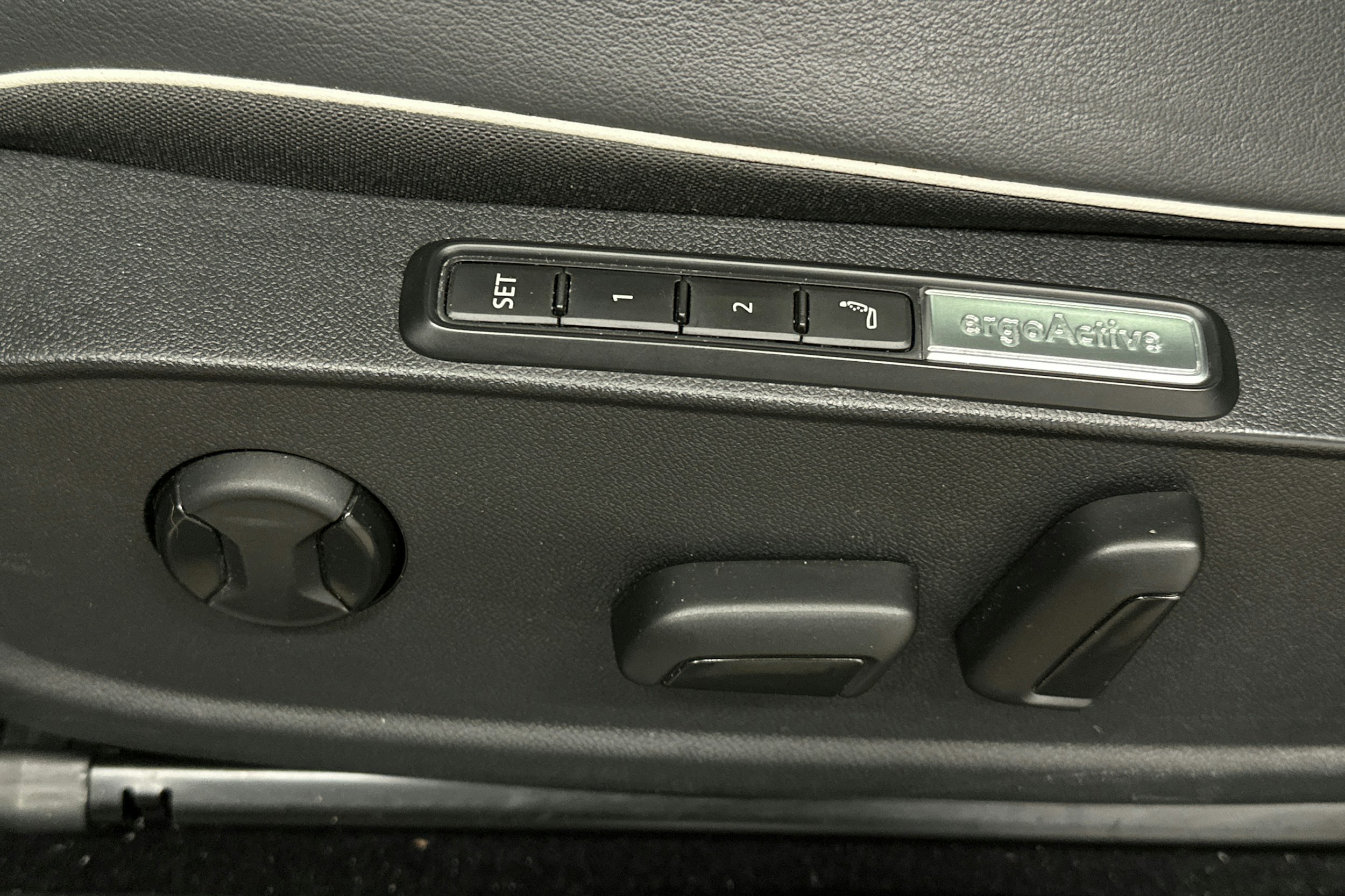 valkoinen Volkswagen ID.4 2021 kuva 19.