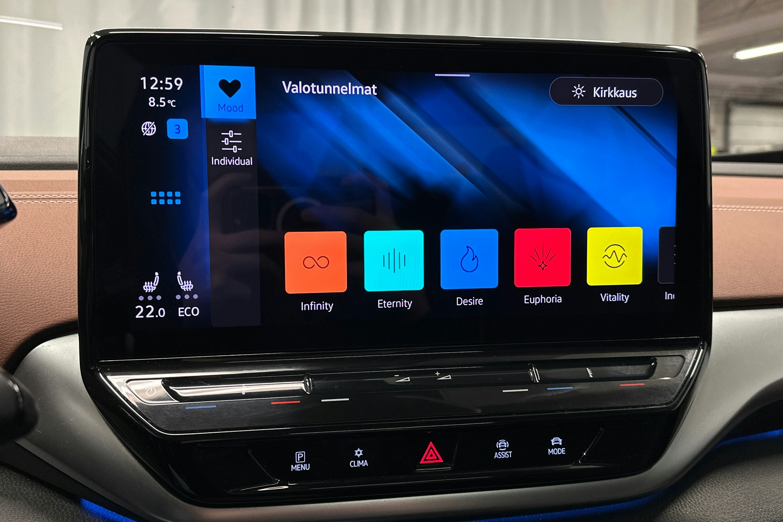 valkoinen Volkswagen ID.4 2021 kuva 27.