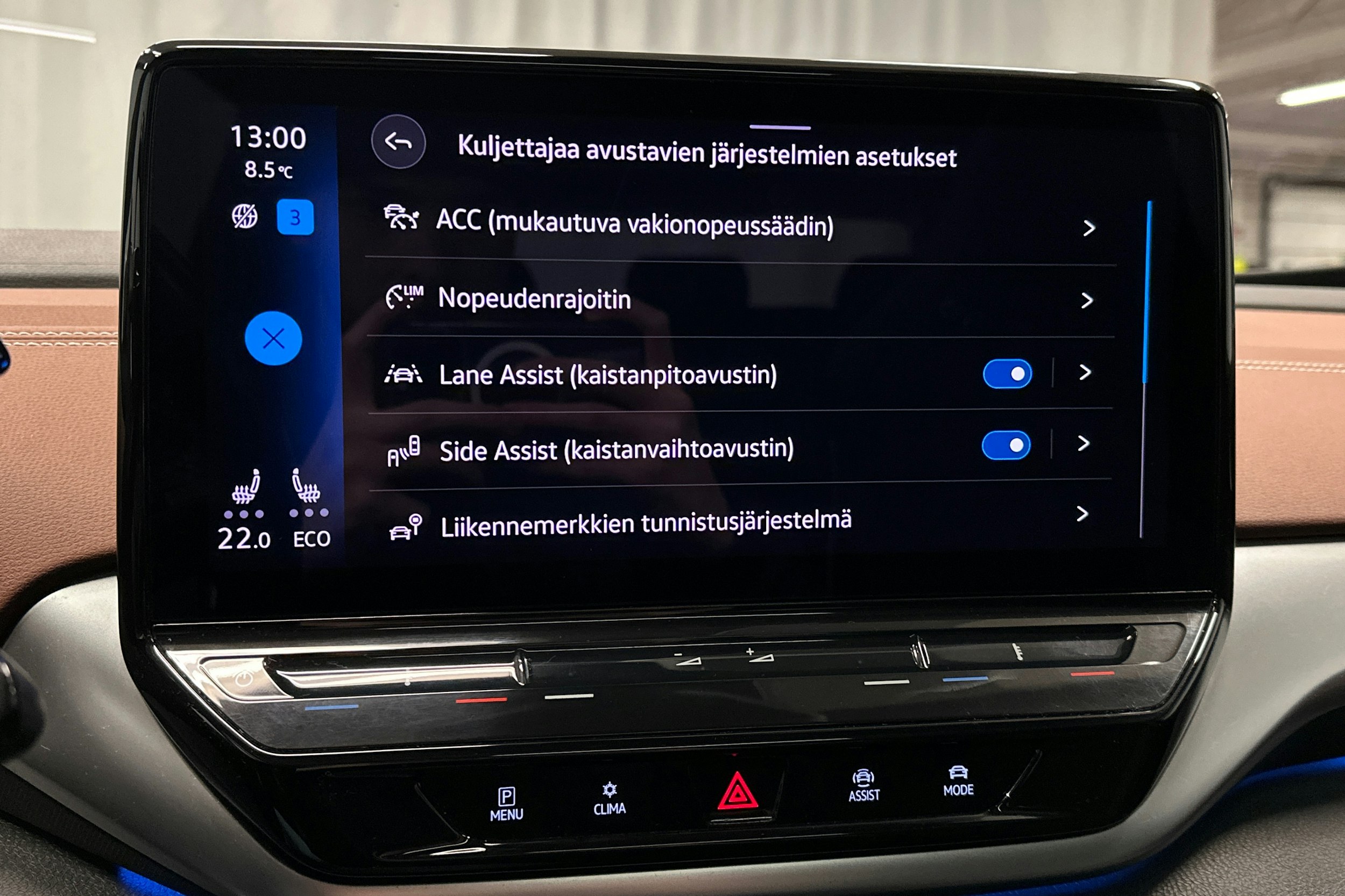 valkoinen Volkswagen ID.4 2021 kuva 29.