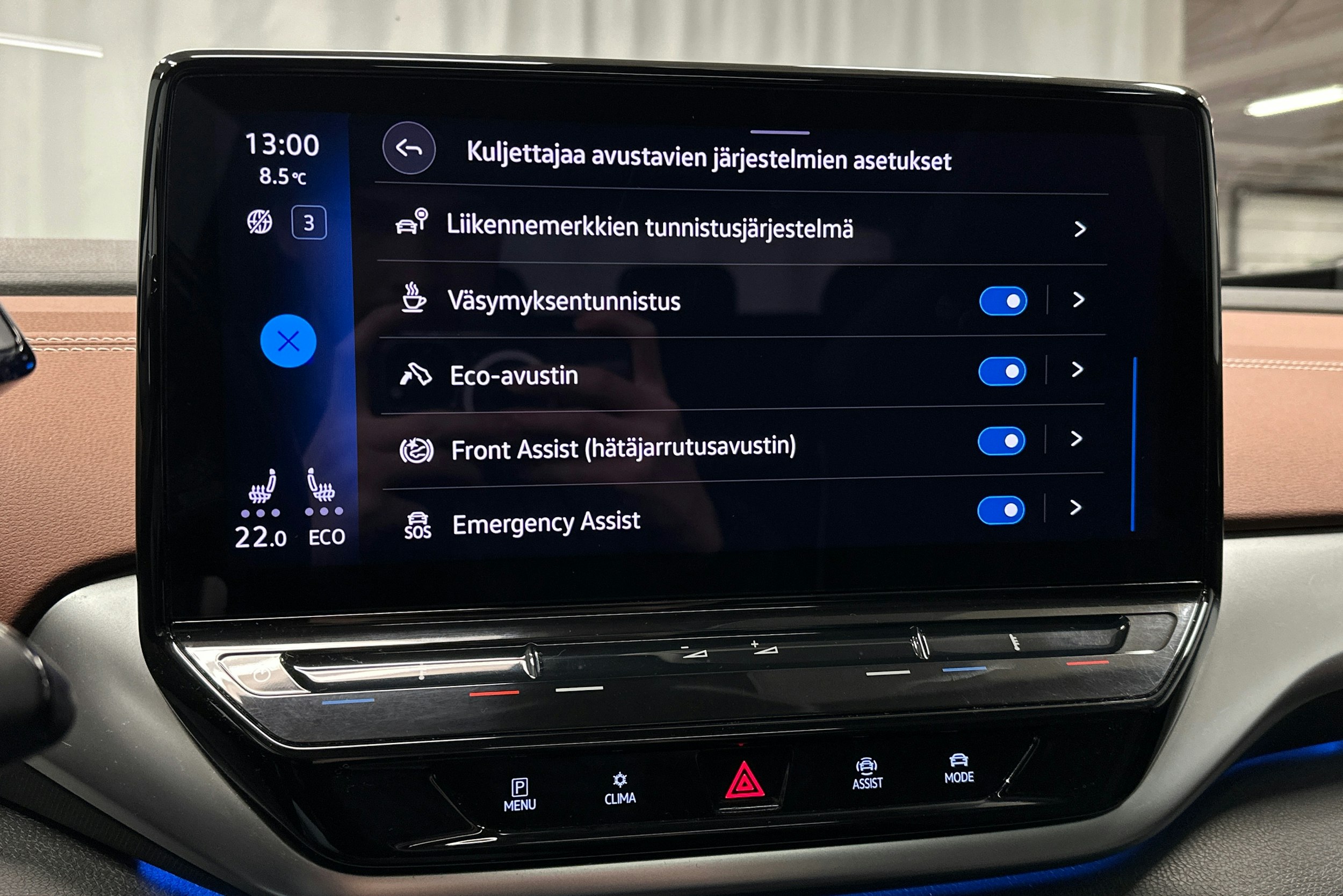 valkoinen Volkswagen ID.4 2021 kuva 30.