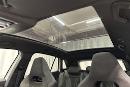 valkoinen Volkswagen ID.4 2021 kuva 34.