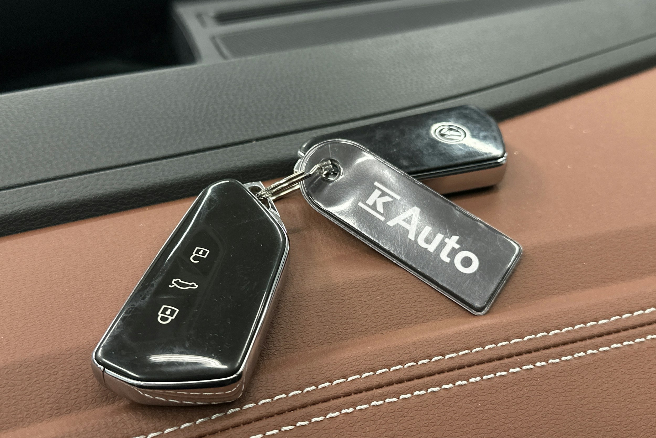 valkoinen Volkswagen ID.4 2021 kuva 35.