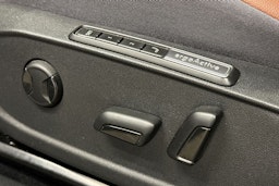 musta Volkswagen ID.4 2021 kuva 16.
