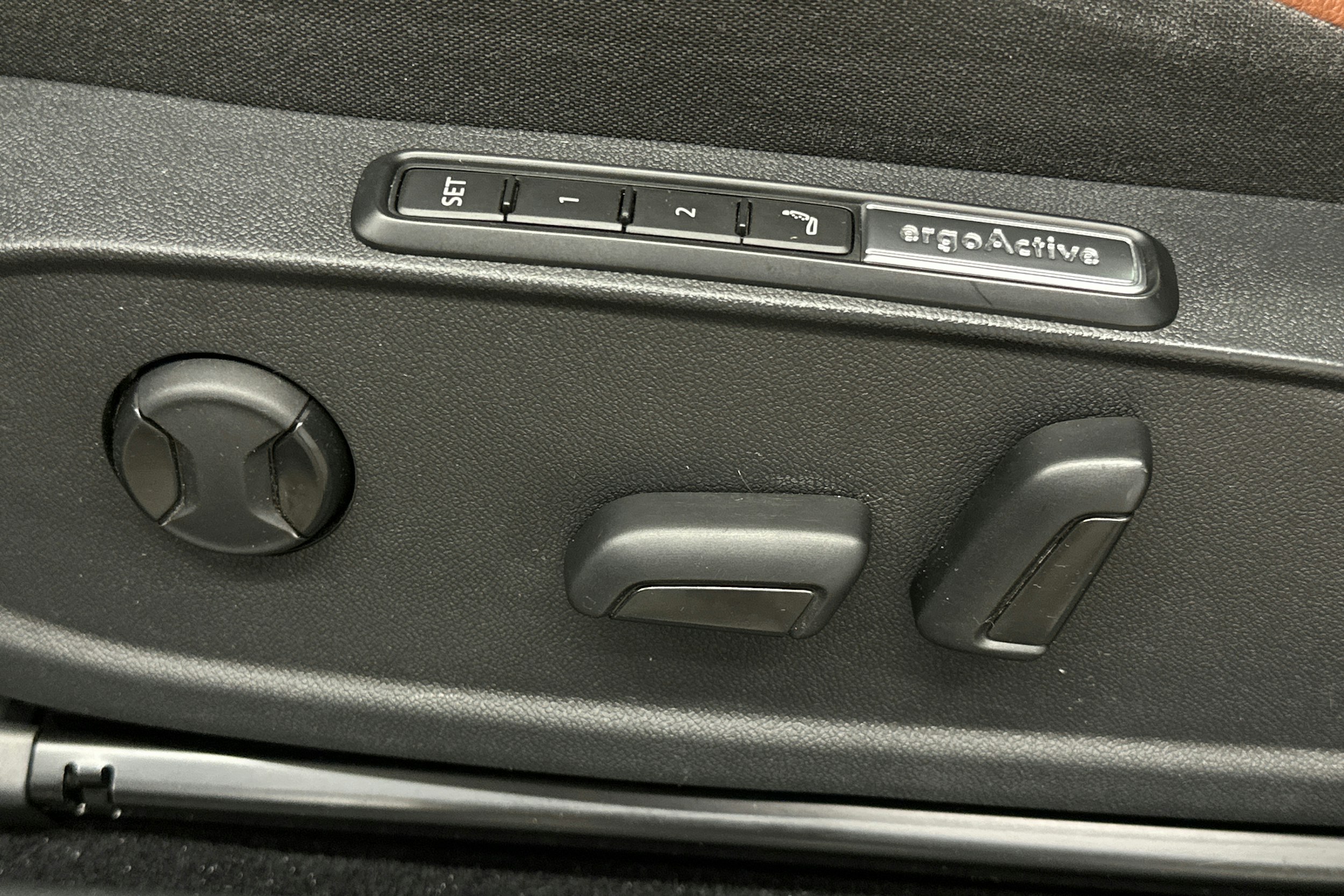 harmaa Volkswagen ID.4 2021 kuva 19.