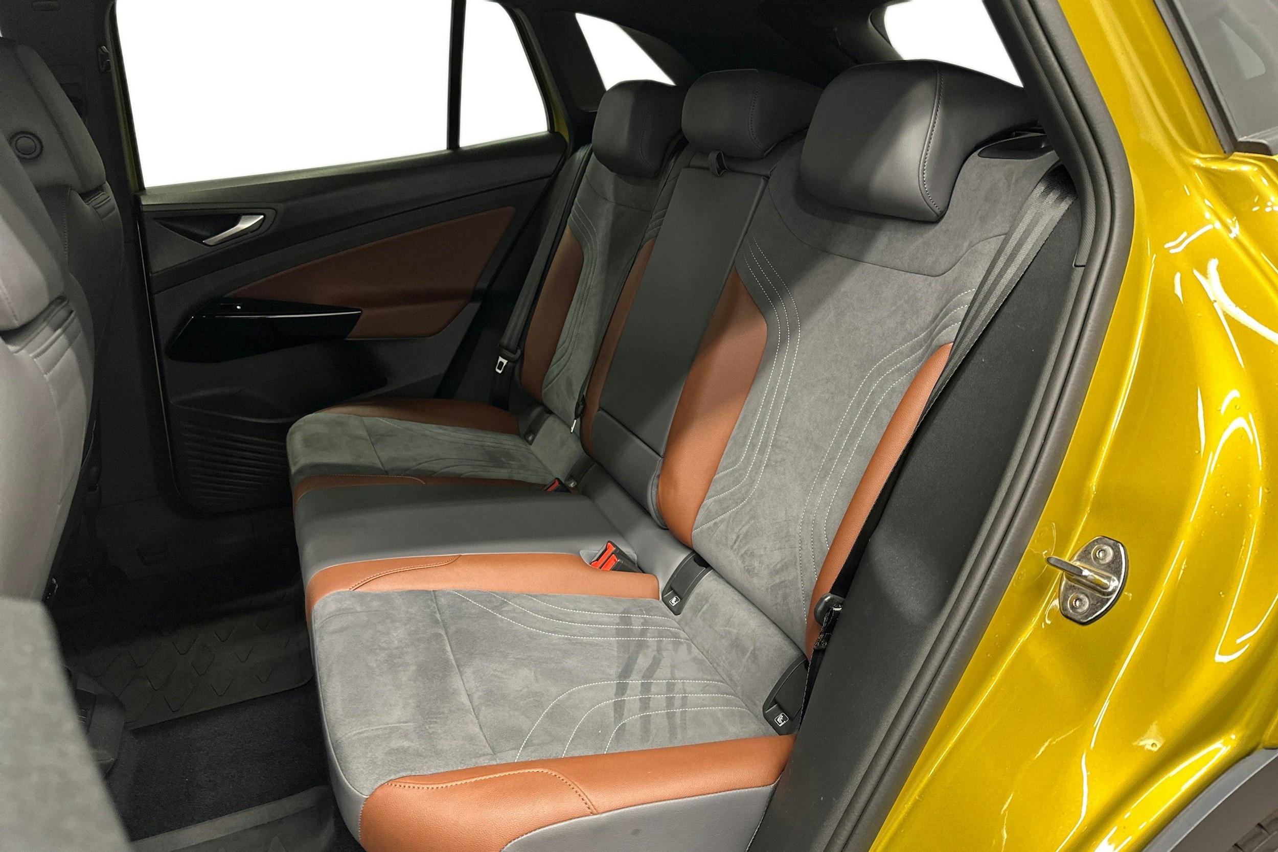 keltainen Volkswagen ID.4 2021 kuva 10.