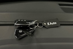 keltainen Volkswagen ID.4 2021 kuva 35.