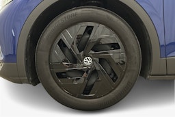 sininen Volkswagen ID.4 2021 kuva 11.