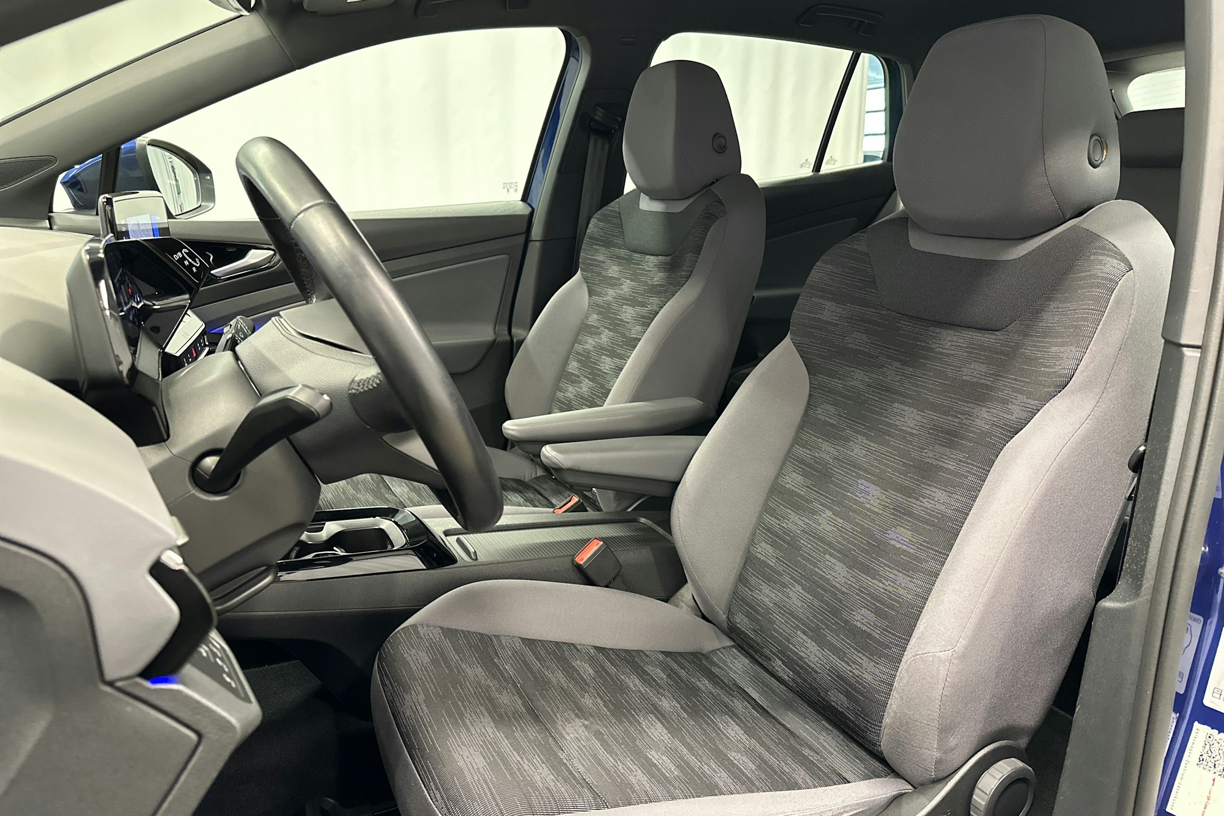 sininen Volkswagen ID.4 2021 kuva 16.