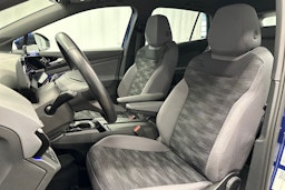 sininen Volkswagen ID.4 2021 kuva 16.