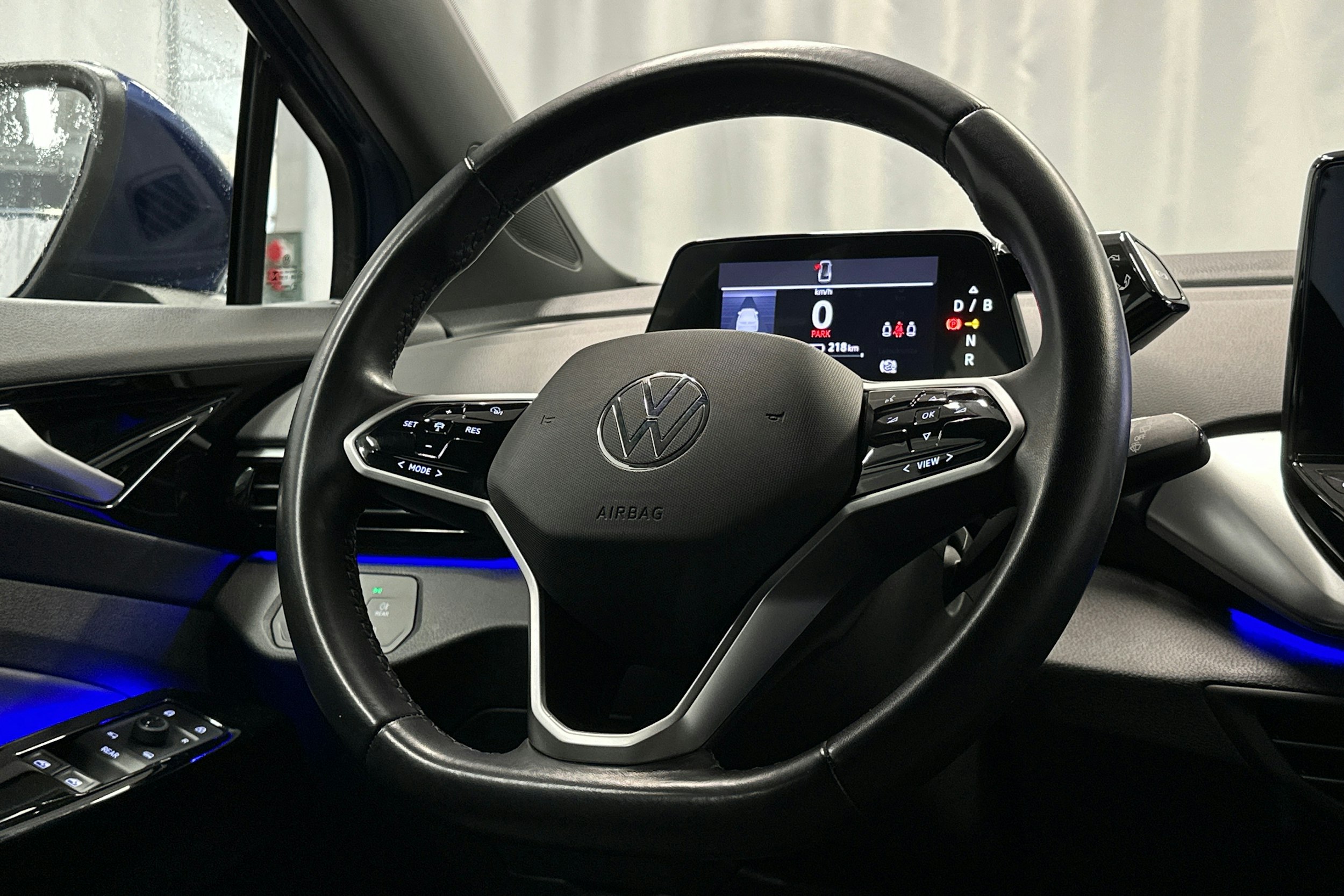 sininen Volkswagen ID.4 2021 kuva 17.