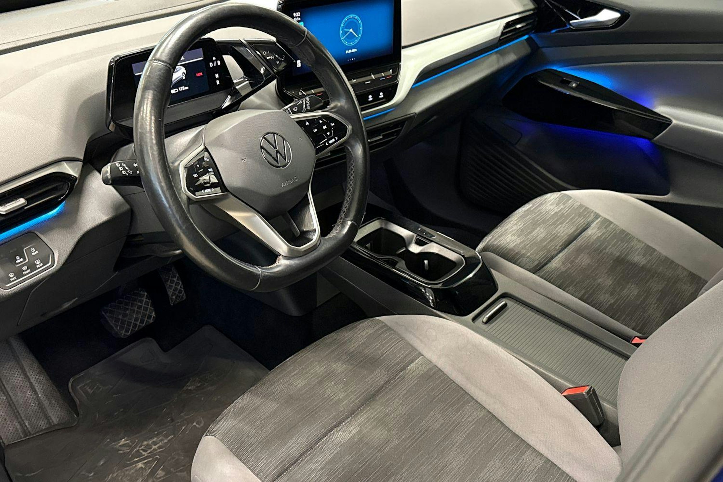 sininen Volkswagen ID.4 2021 kuva 7.