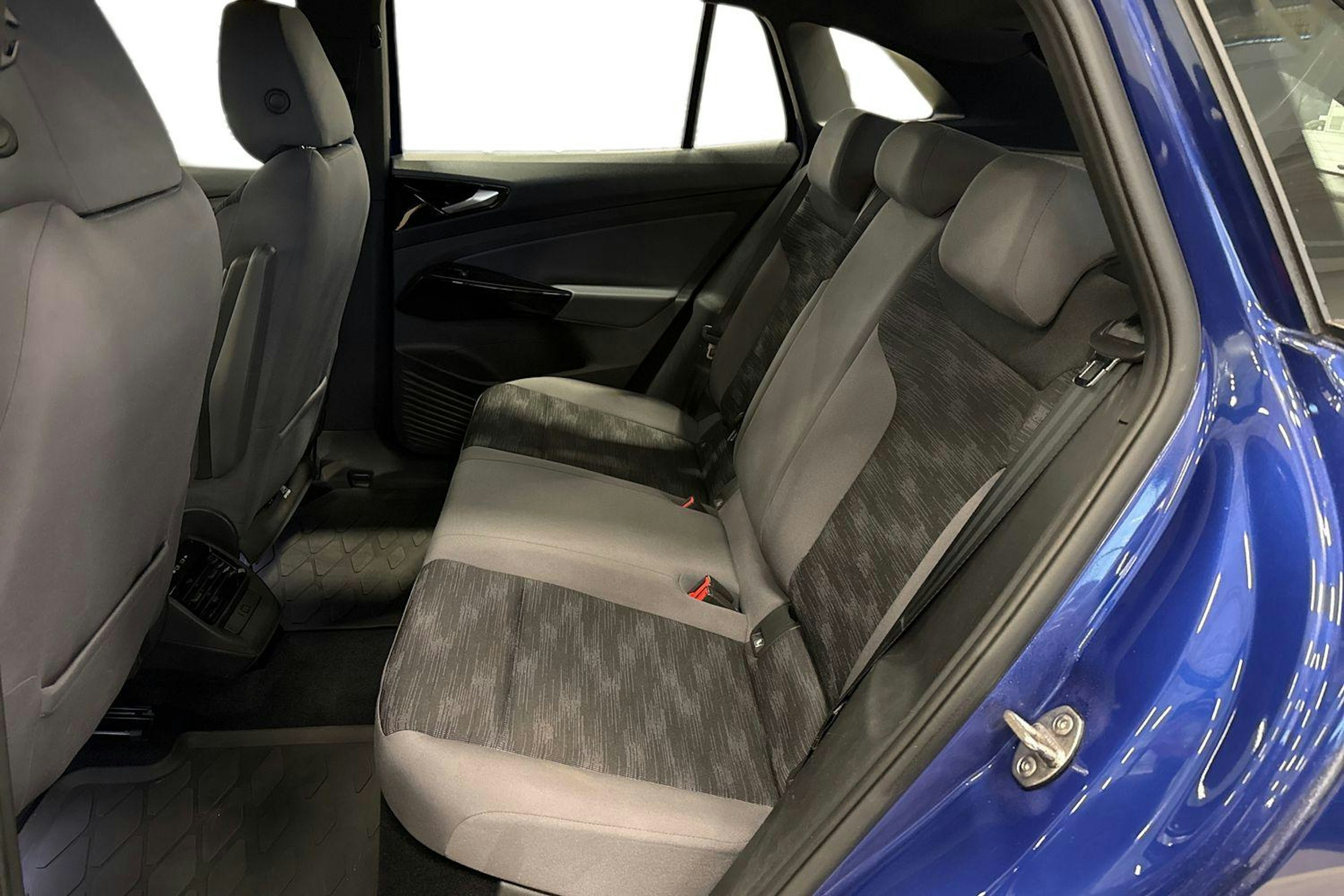 sininen Volkswagen ID.4 2021 kuva 10.