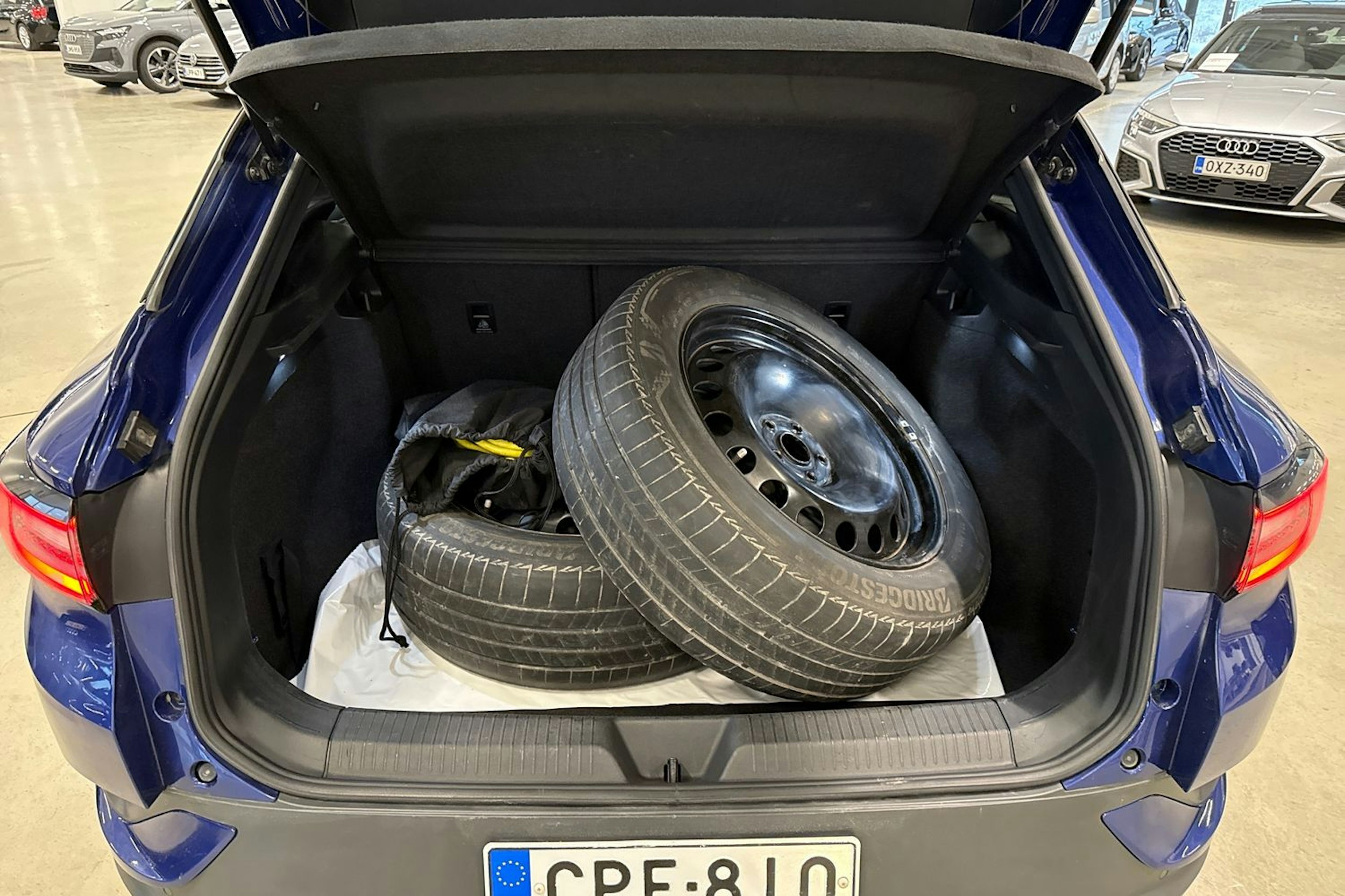 sininen Volkswagen ID.4 2021 kuva 14.