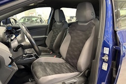 sininen Volkswagen ID.4 2021 kuva 16.