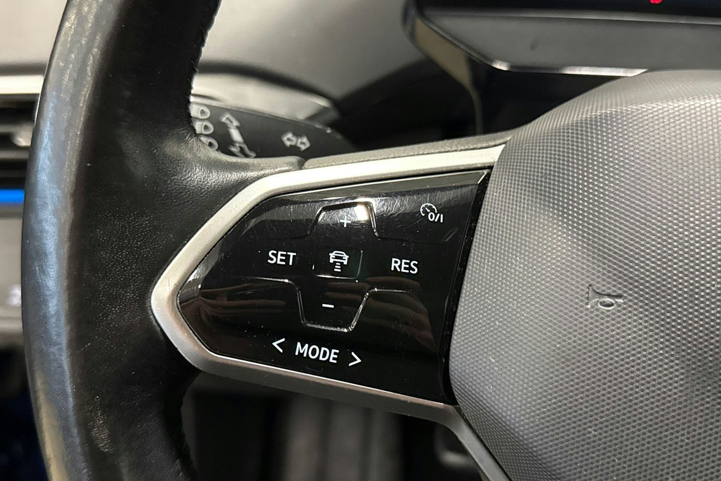 sininen Volkswagen ID.4 2021 kuva 19.