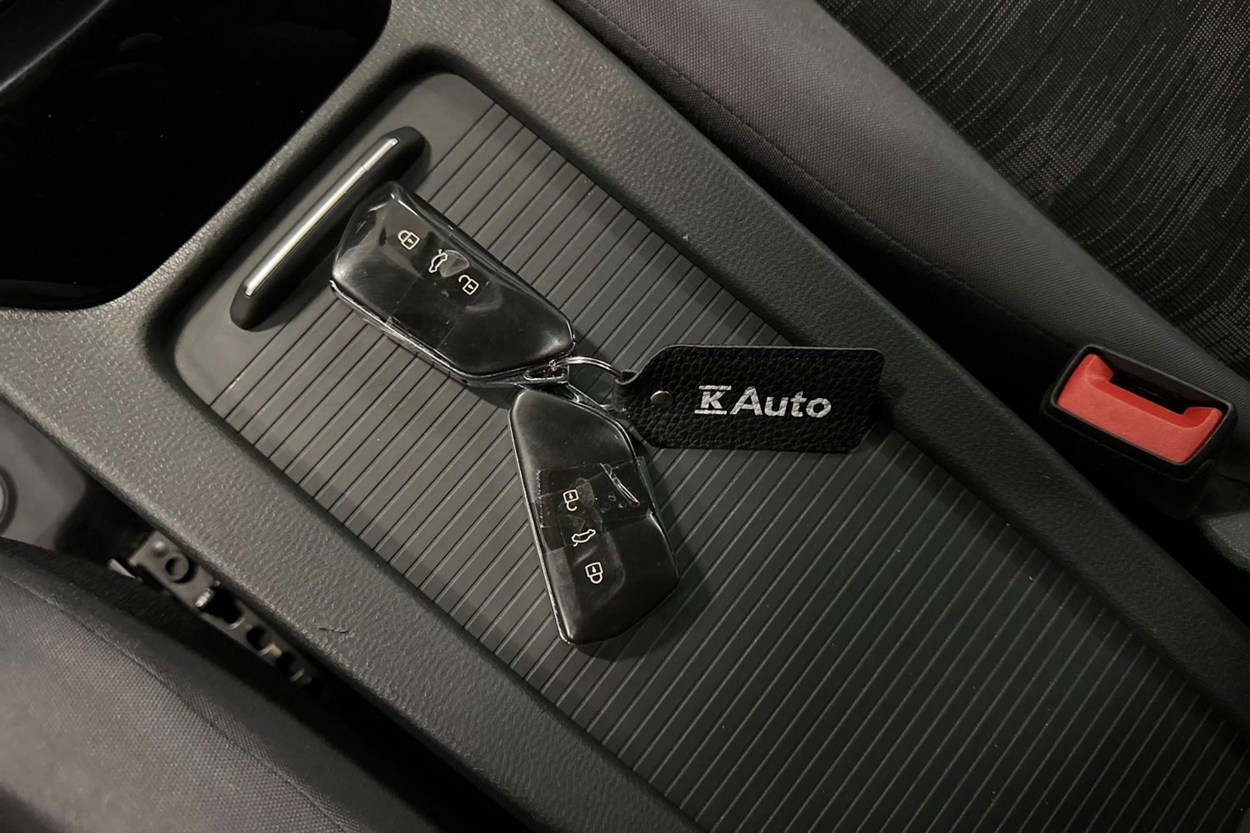 sininen Volkswagen ID.4 2021 kuva 27.