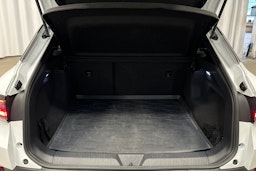 valkoinen Volkswagen ID.4 2021 kuva 14.