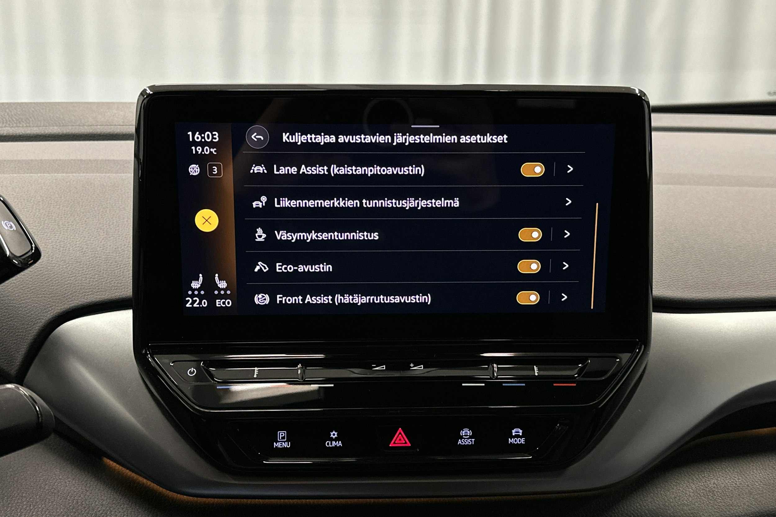 valkoinen Volkswagen ID.4 2021 kuva 25.