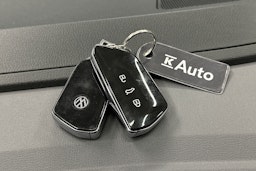 valkoinen Volkswagen ID.4 2021 kuva 28.